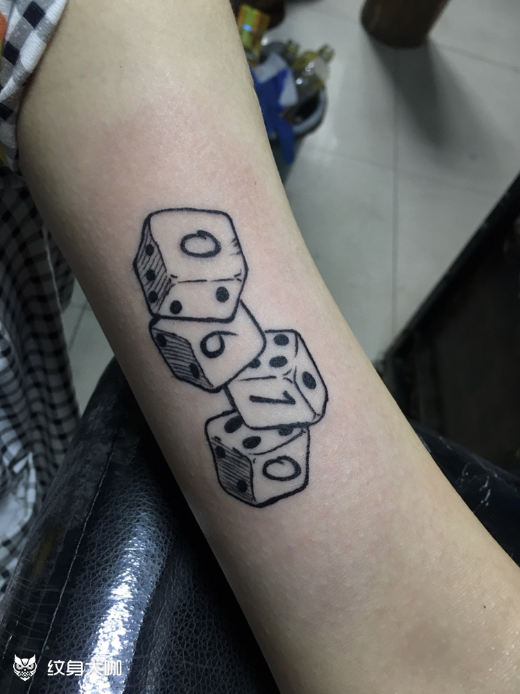 骰子_纹身图案手稿图片_小亮的纹身作品集
