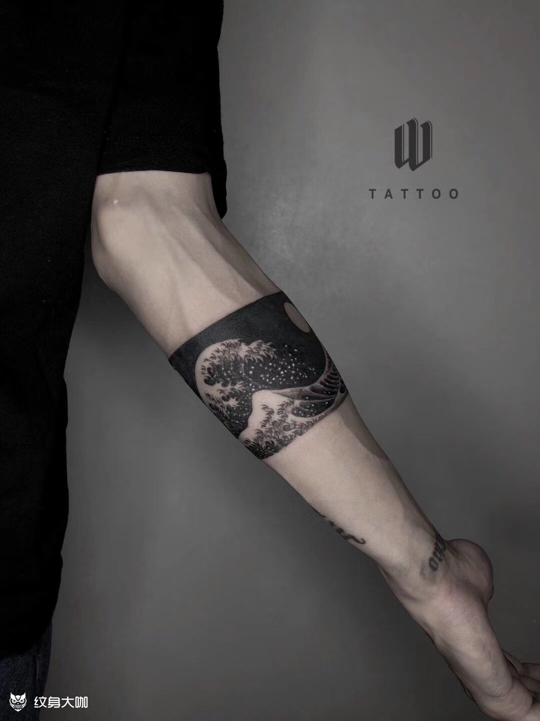 海浪臂环_纹身图案手稿图片_路路的纹身作品集
