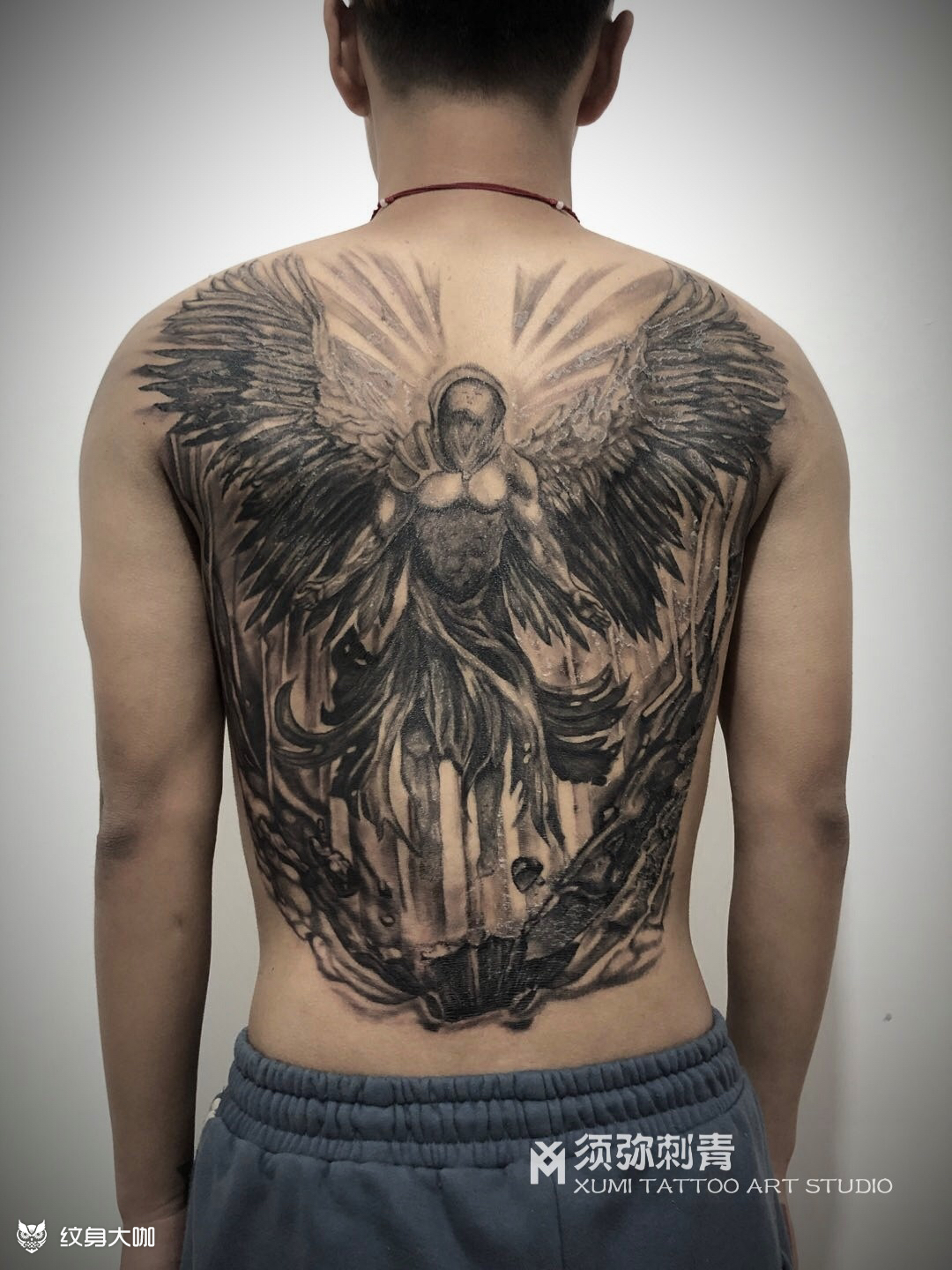 堕落天使纹身满背图片