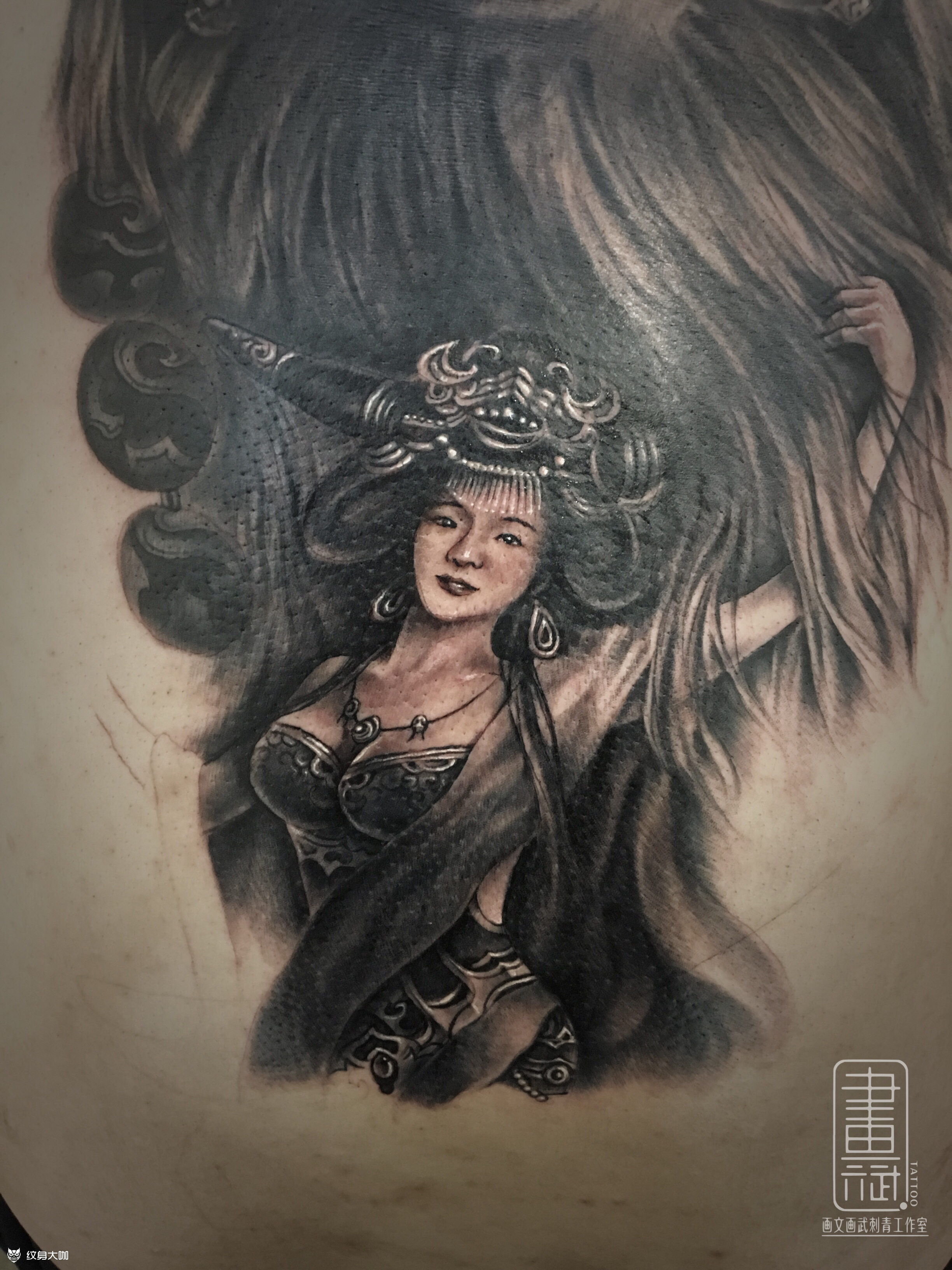 承载者将原图中铁扇_纹身吧社区 - 纹身大咖