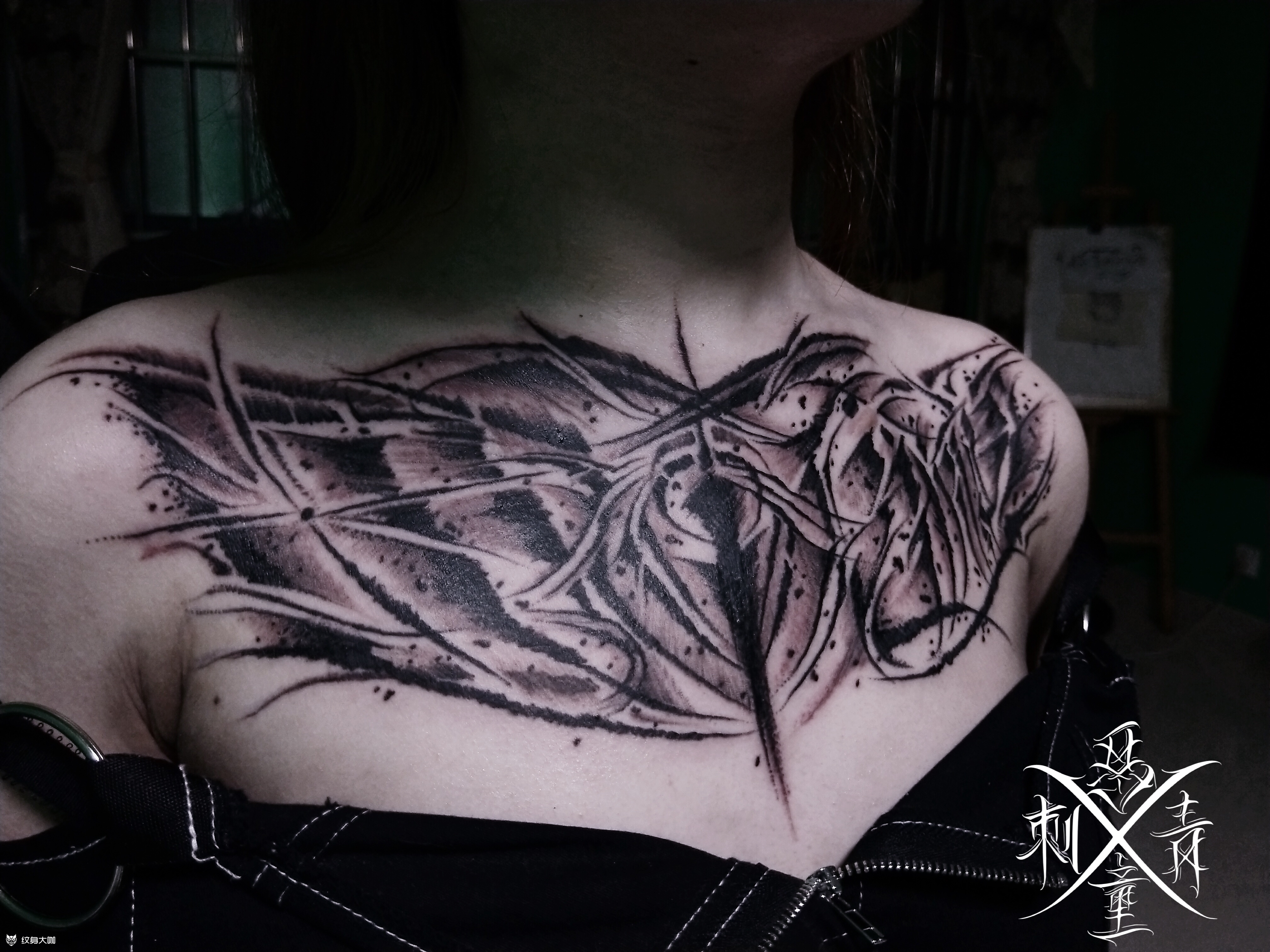 新派暗黑花体字花胸设计一对一_纹身吧社区 - 纹身大咖