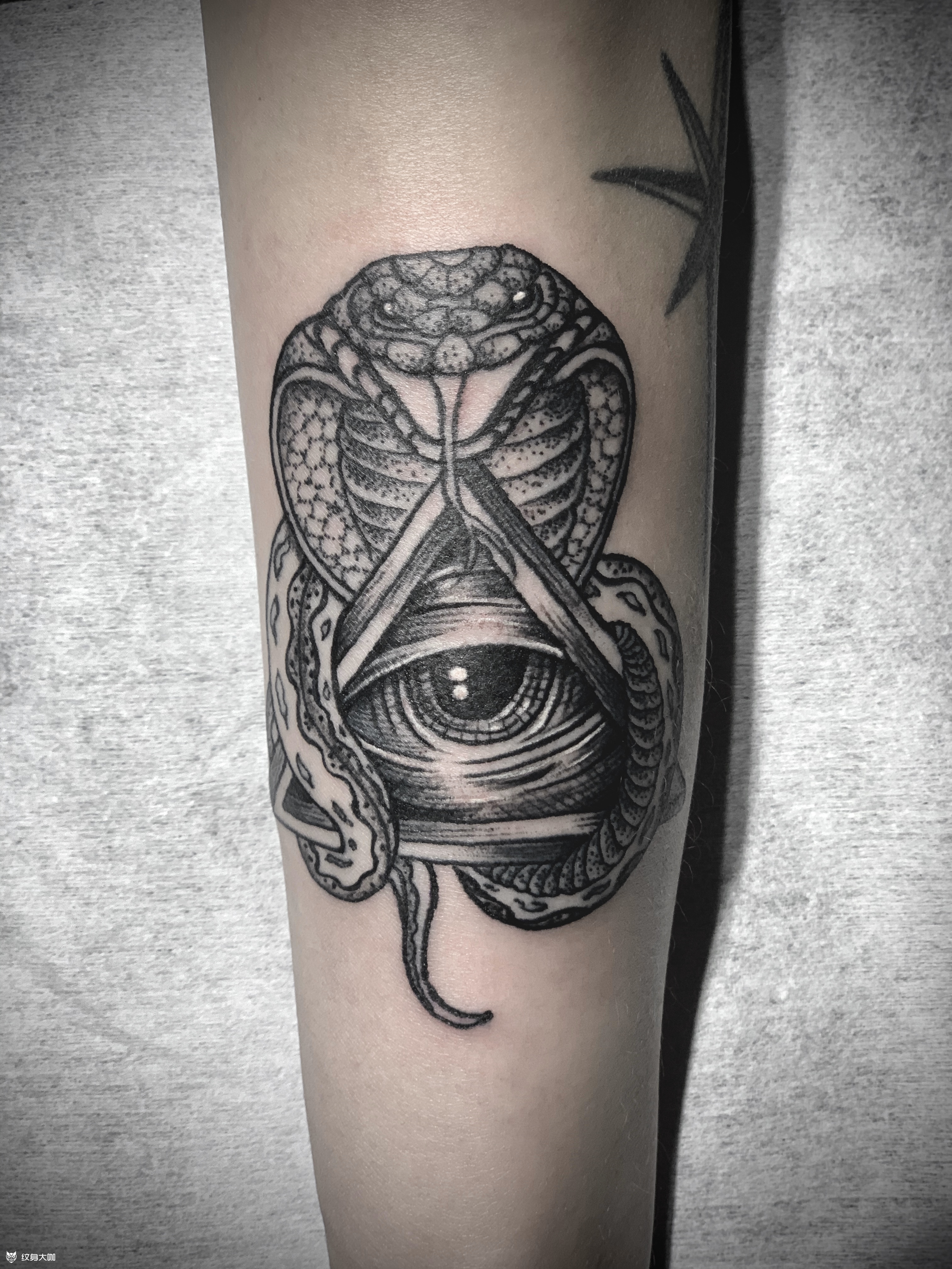 全视之眼_纹身图案手稿图片_程浩的纹身作品集