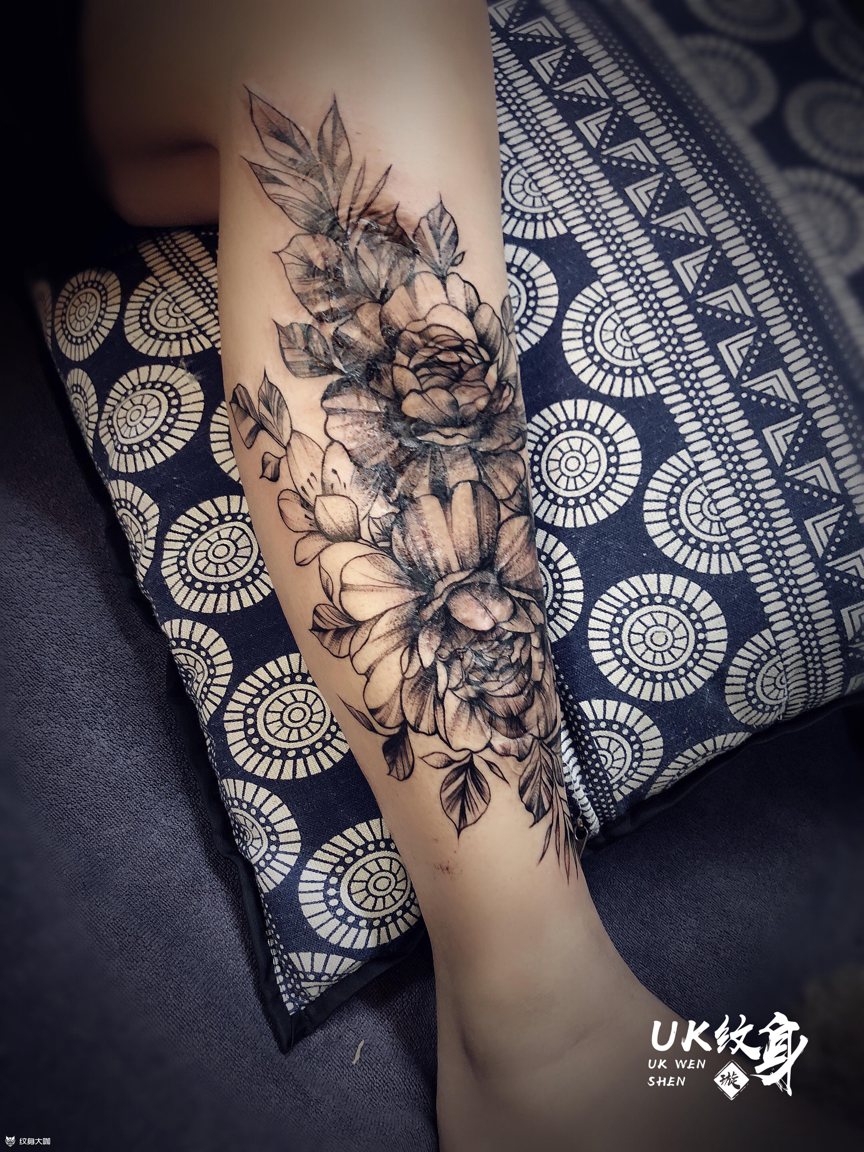 疤痕遮盖盖疤/素花侧包腿上_纹身吧社区 - 纹身大咖