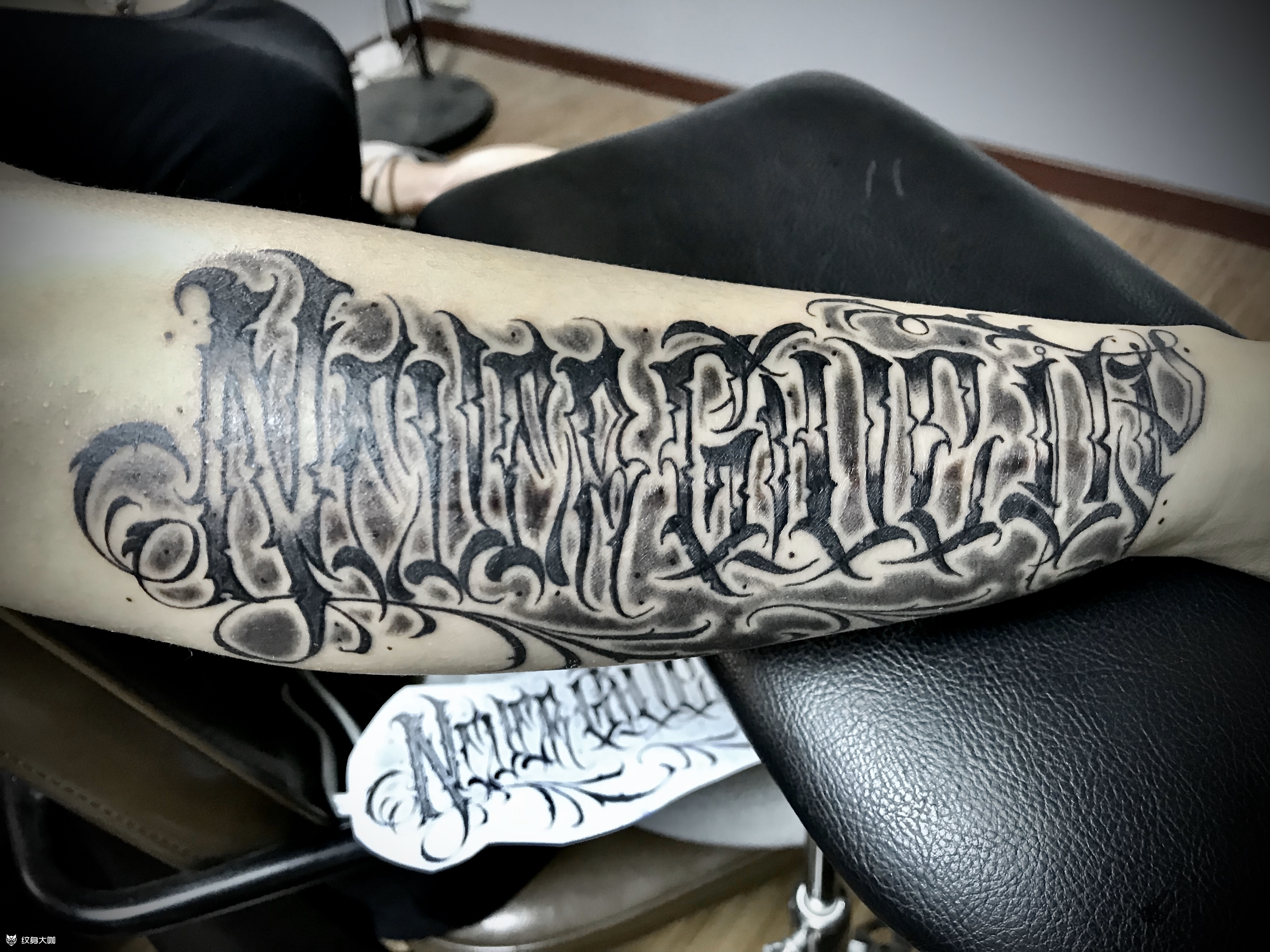 作品简介:姑娘是散打教练,性格也是直爽,对追求的事物也是永不放弃