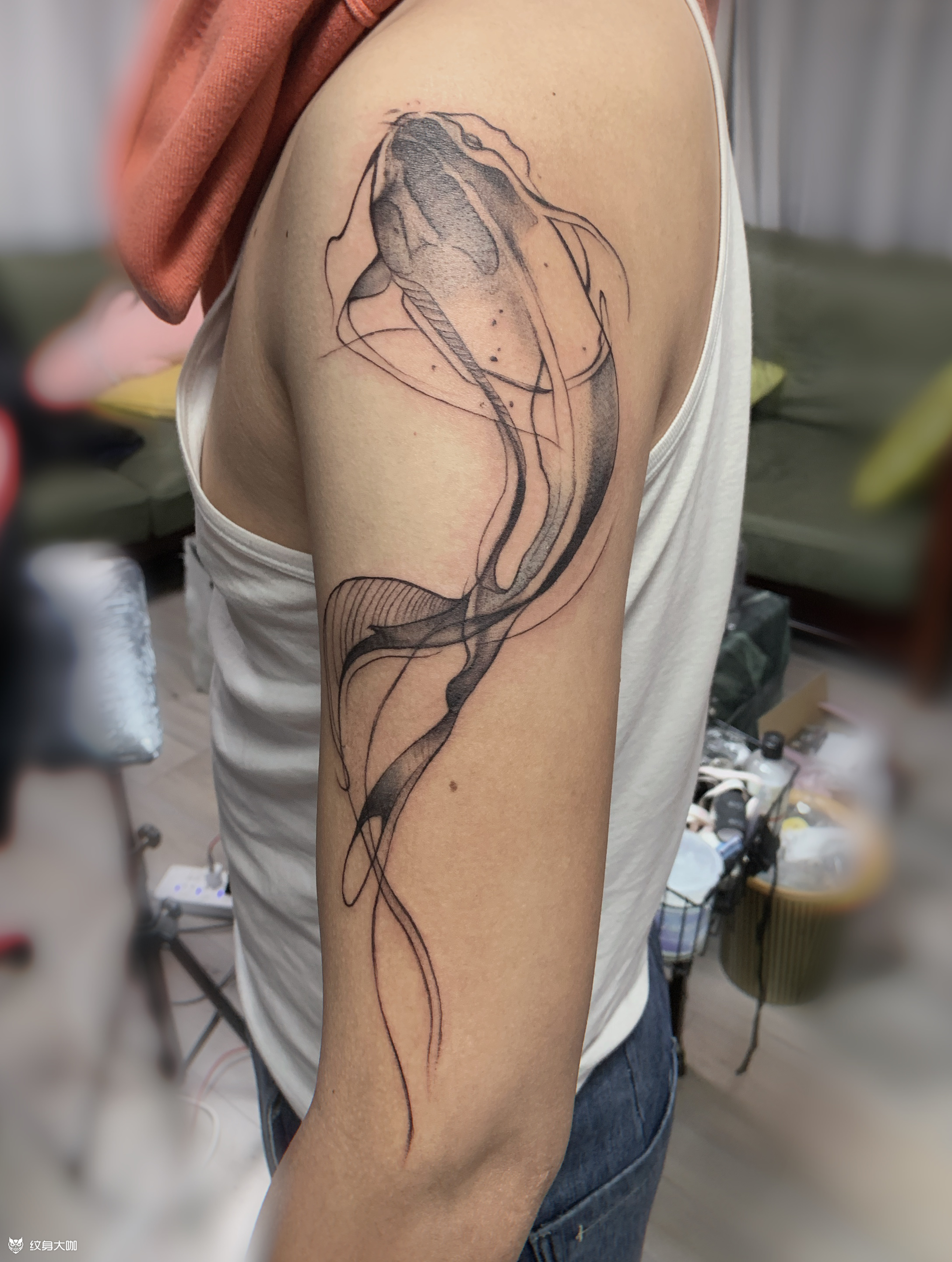大臂泼墨鱼_纹身图案手稿图片_刘丹的纹身作品集