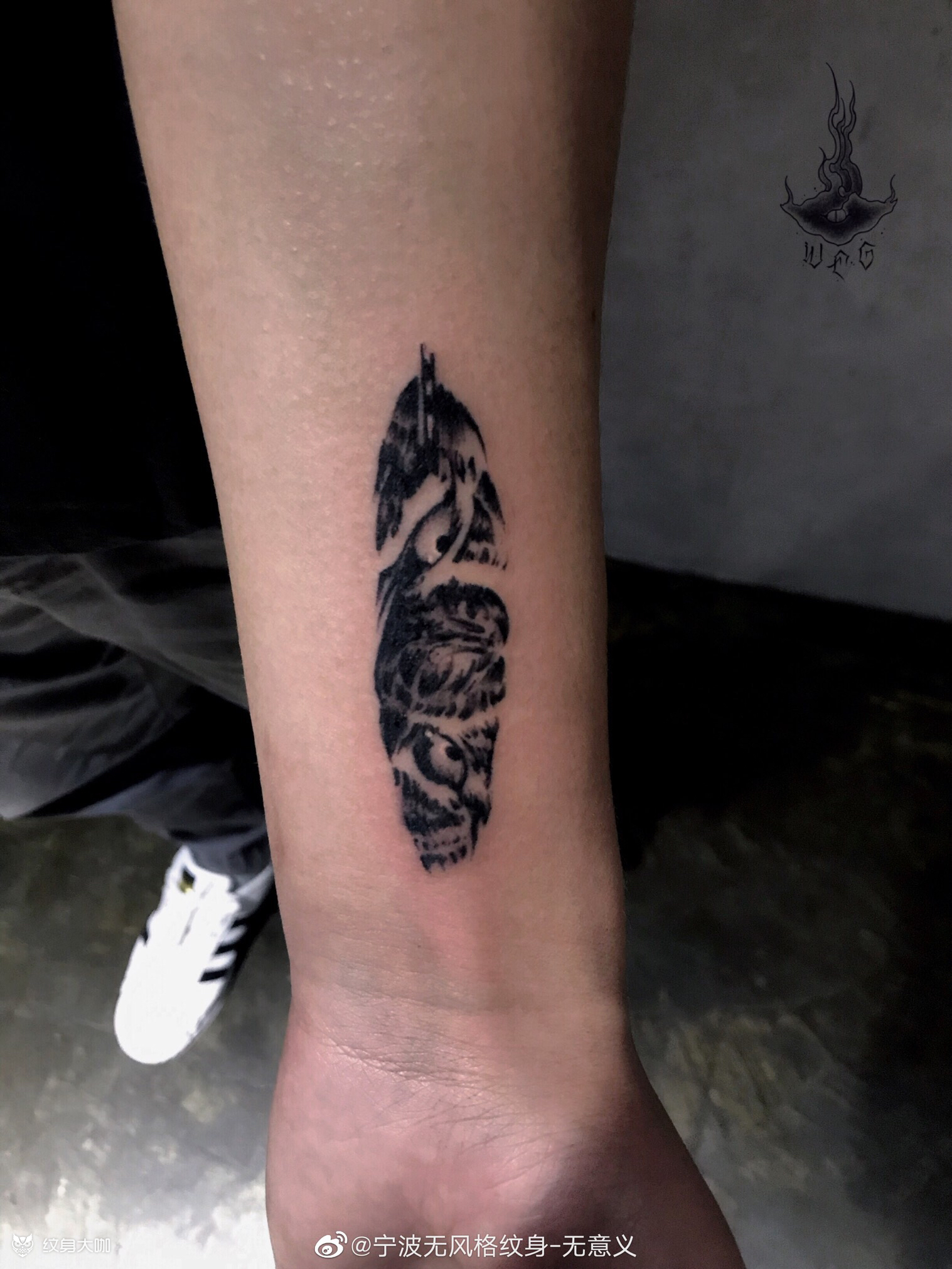 羽毛_虎手部纹身图案大全 - 纹身大咖