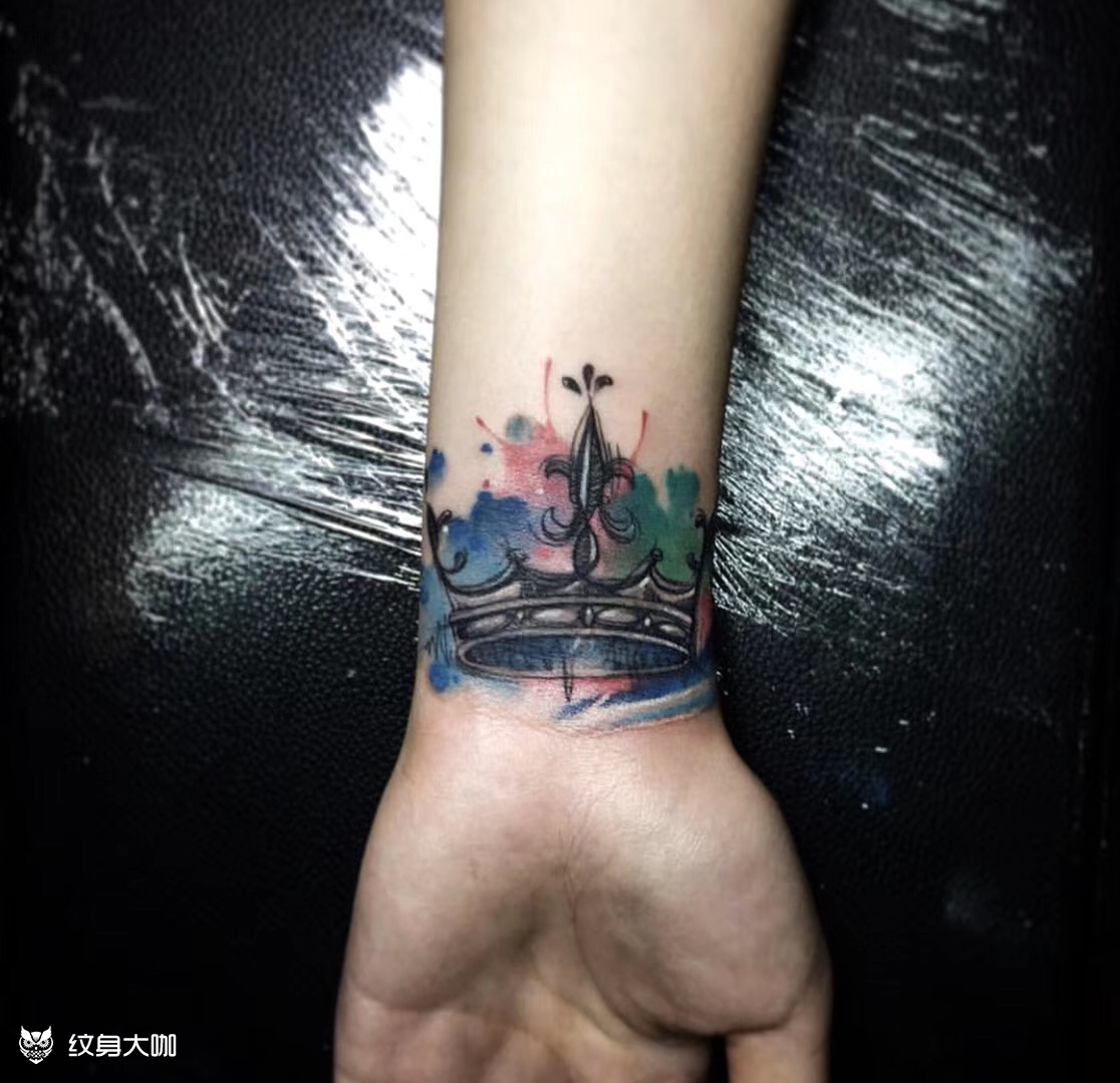 皇冠_纹身图案手稿图片_zq的纹身作品集