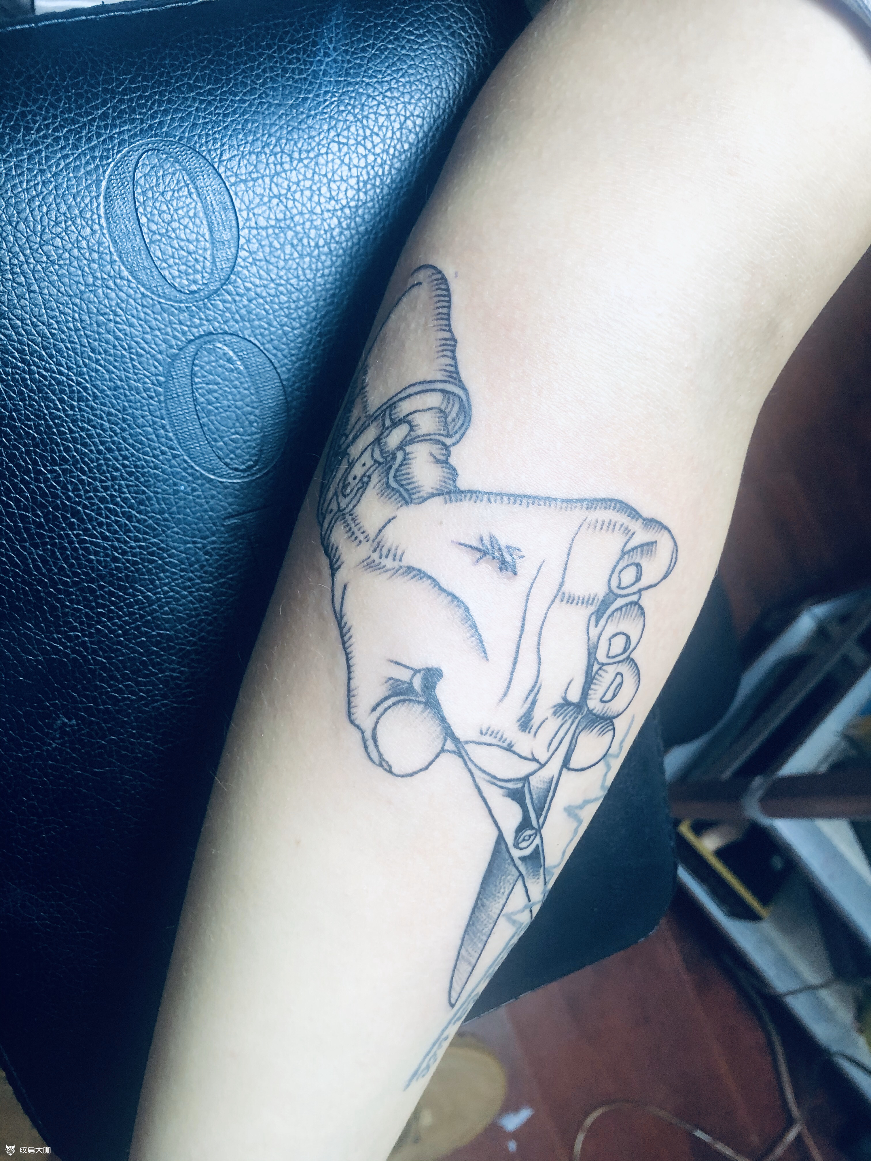 剪刀和手_纹身图案手稿图片_谭41的纹身作品集
