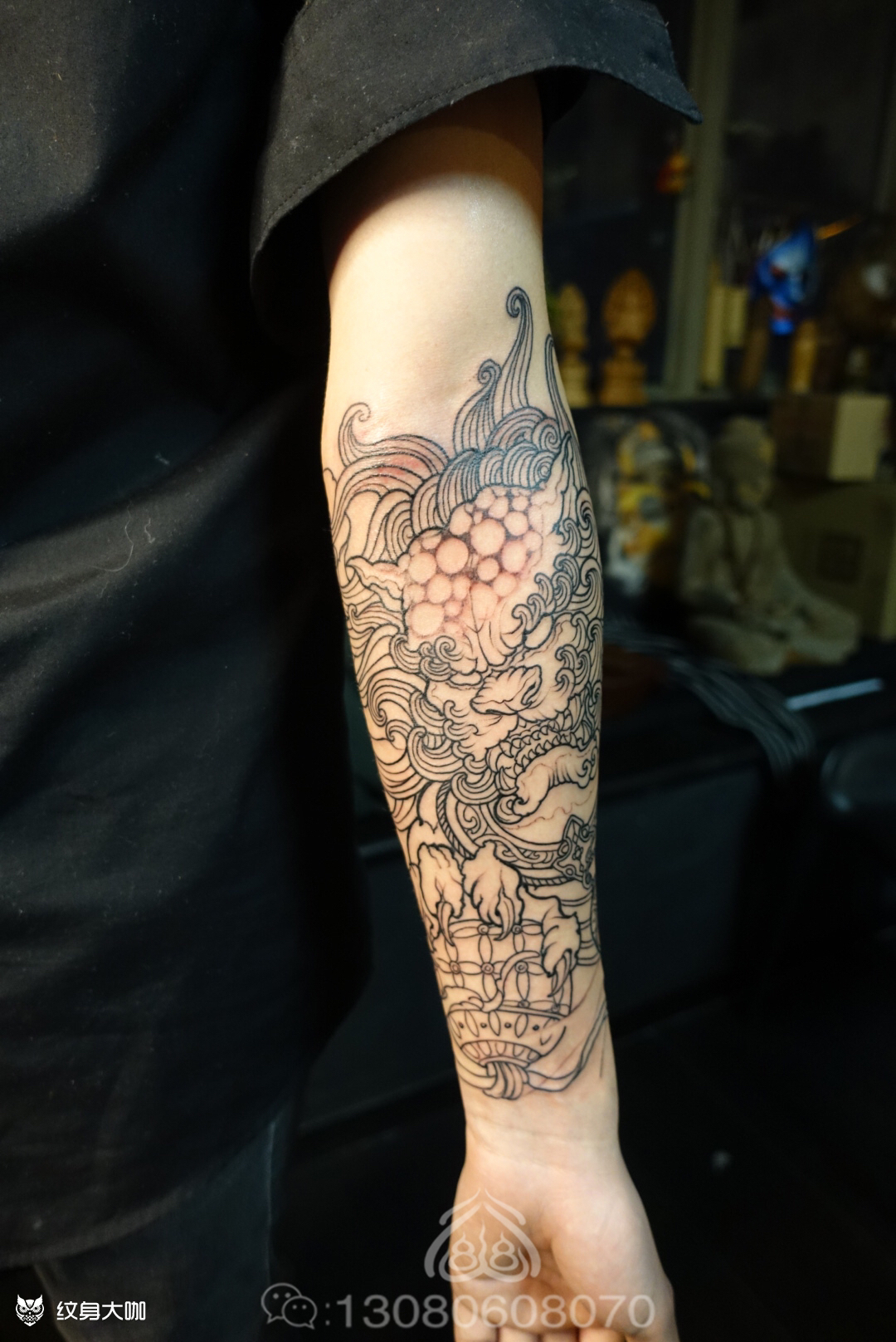 唐狮包包小臂线条纹身武汉纹身店