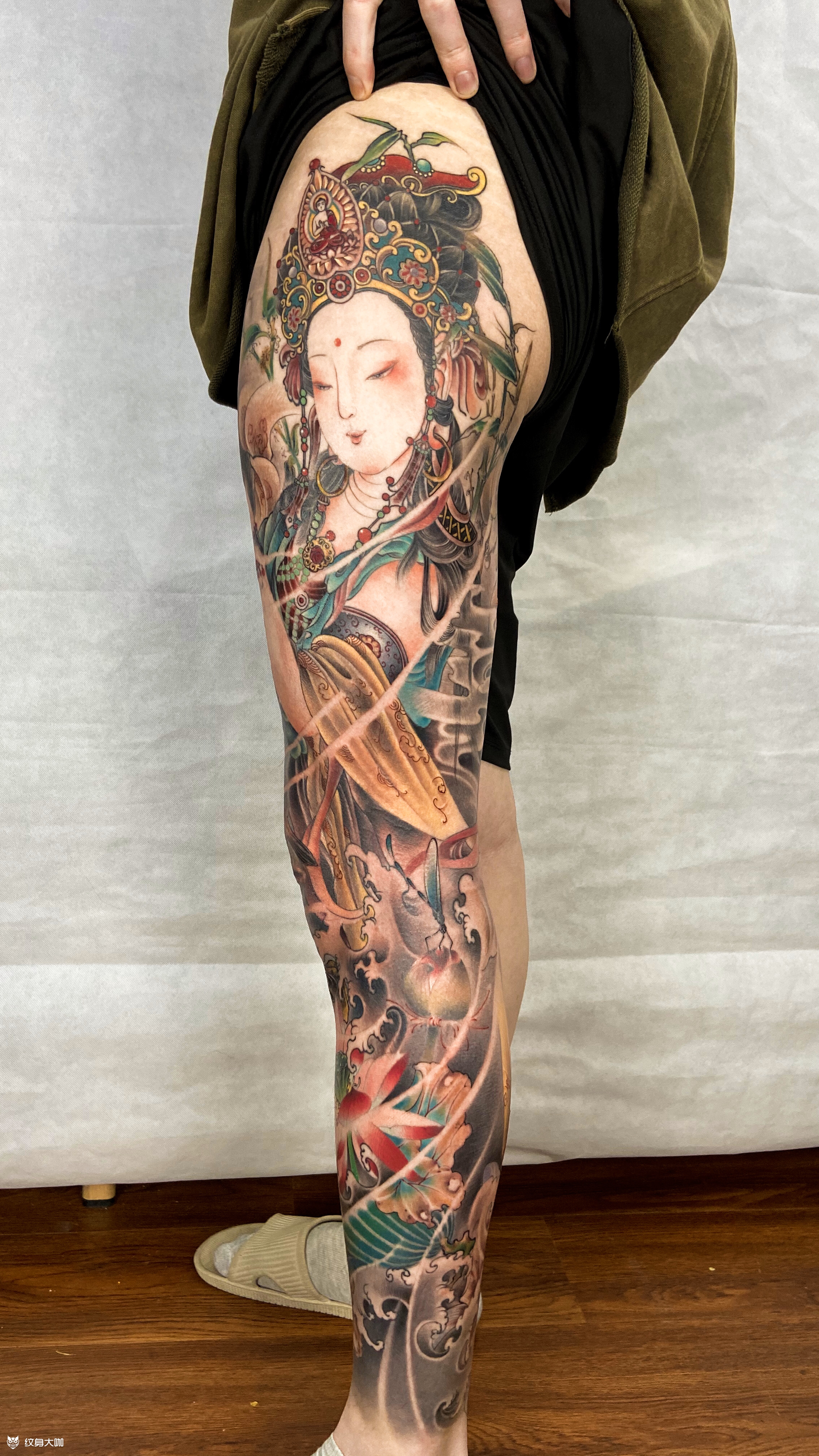 新传统风格持瓶观音花腿新传统_纹身吧社区 - 纹身大咖