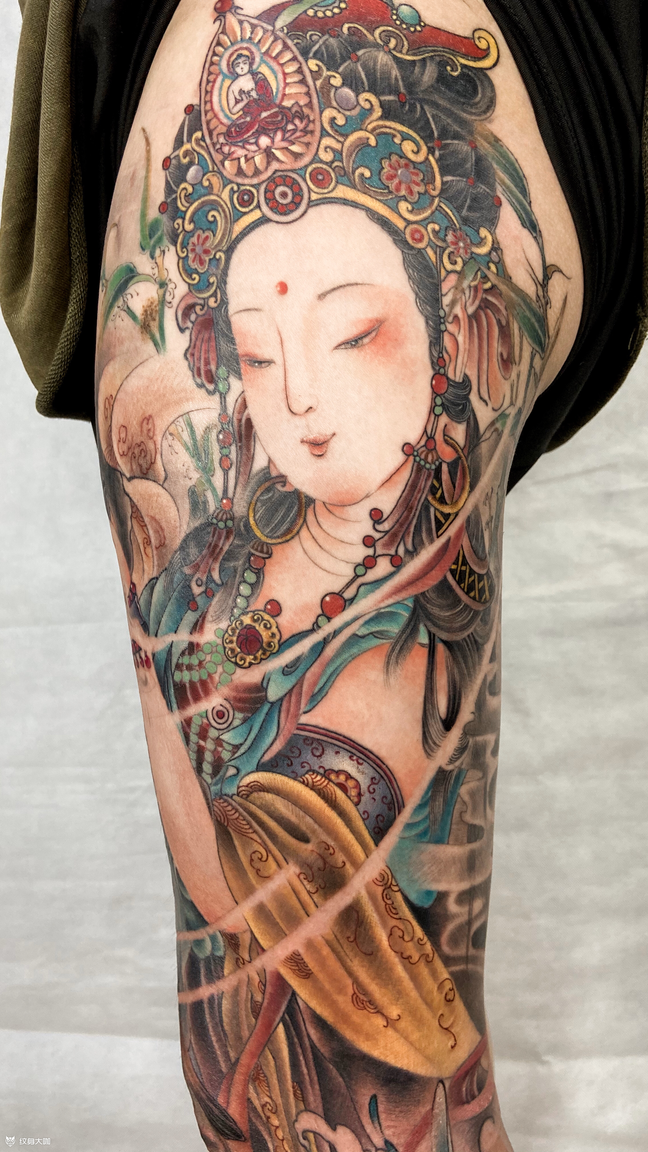 新传统风格持瓶观音花腿新传统_纹身吧社区 - 纹身大咖