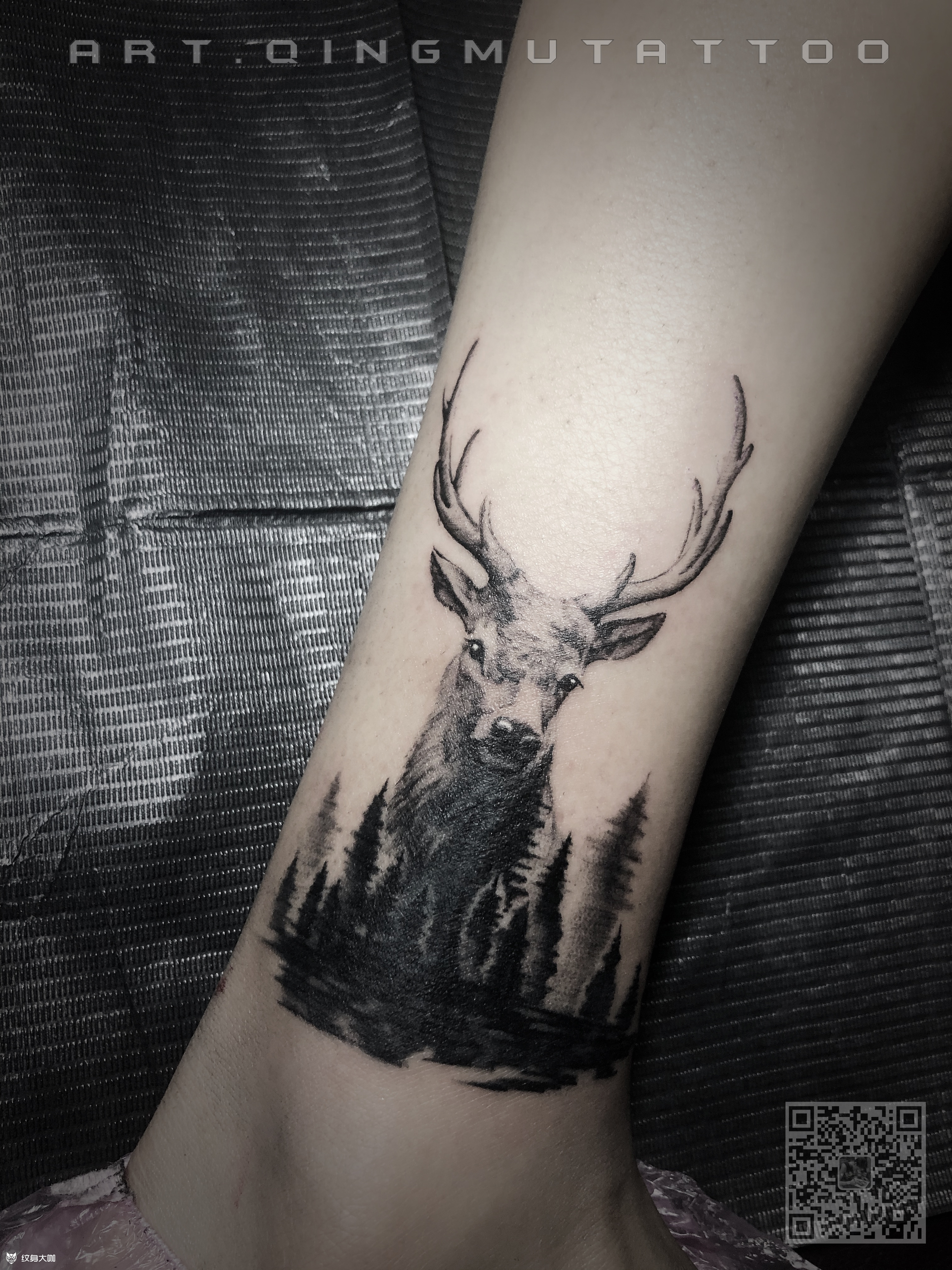 麋鹿遮盖旧纹身