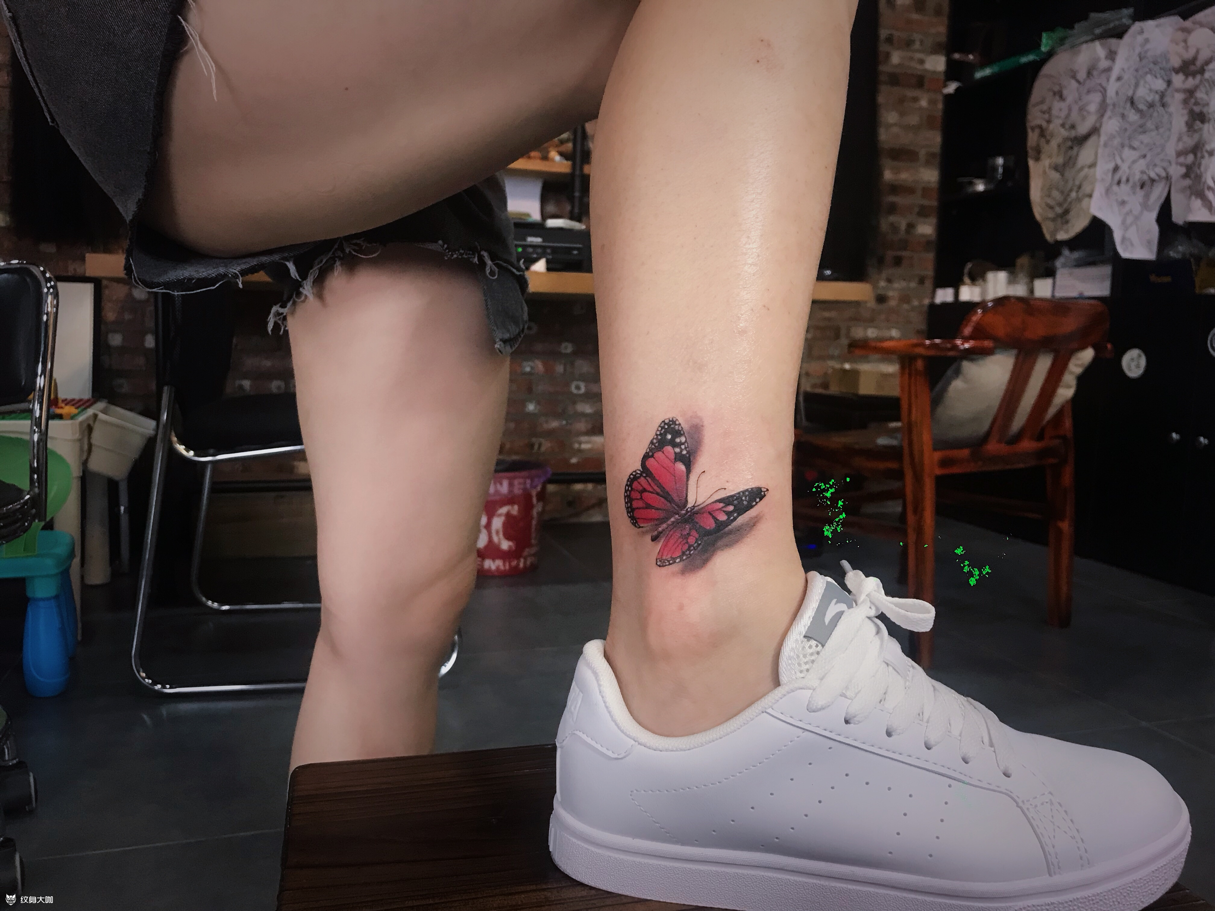 脚踝 蝴蝶_纹身图案手稿图片_洪生的纹身作品集