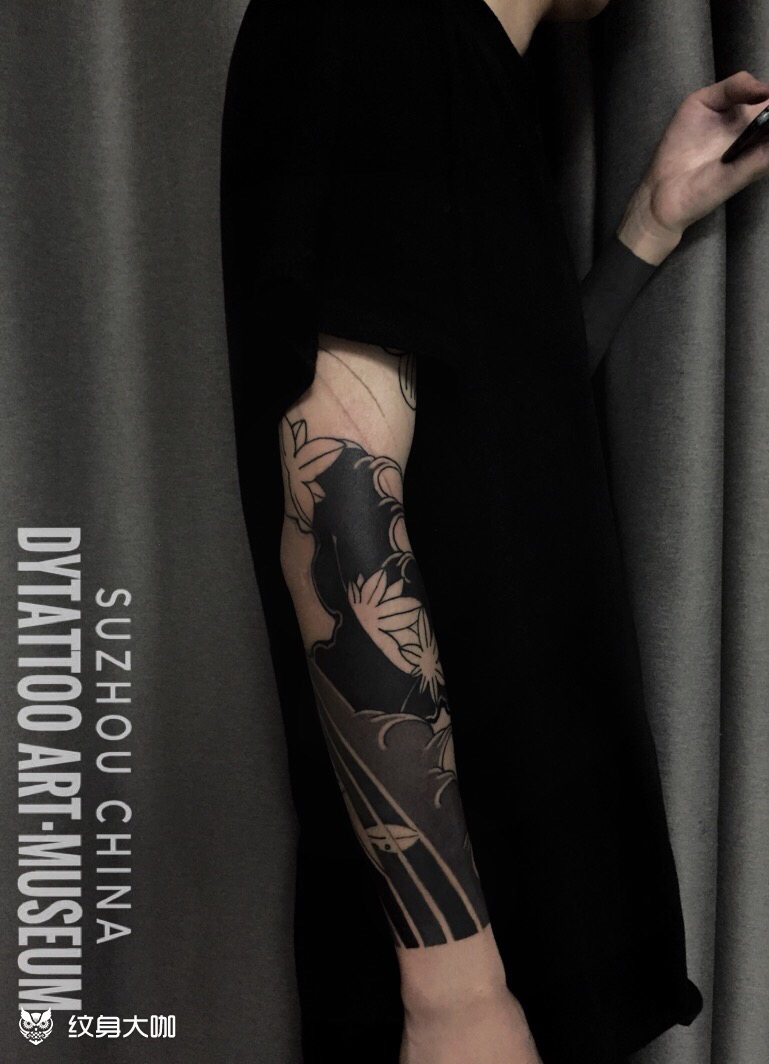 老传统枫叶花臂