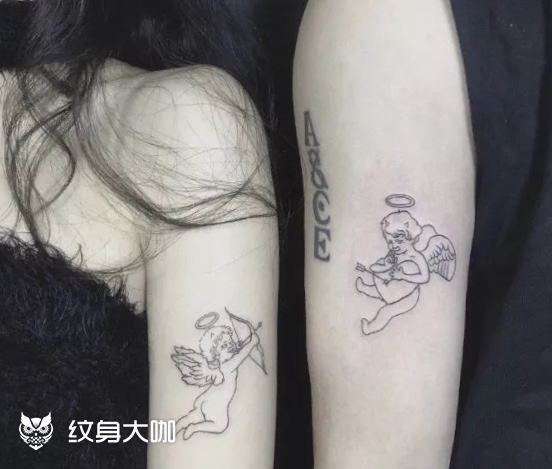 作品简介:情侣来做的小纹身. 喜欢男生身上的asce