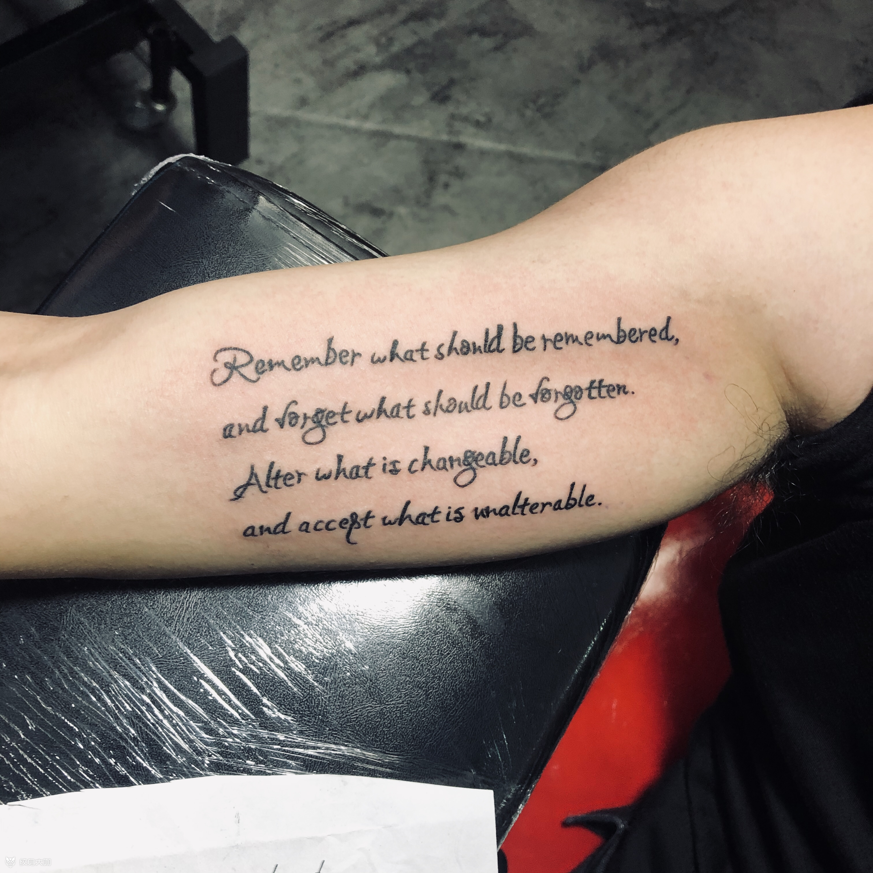 大臂内侧英文_纹身图案手稿图片_三合佳航的纹身作品集