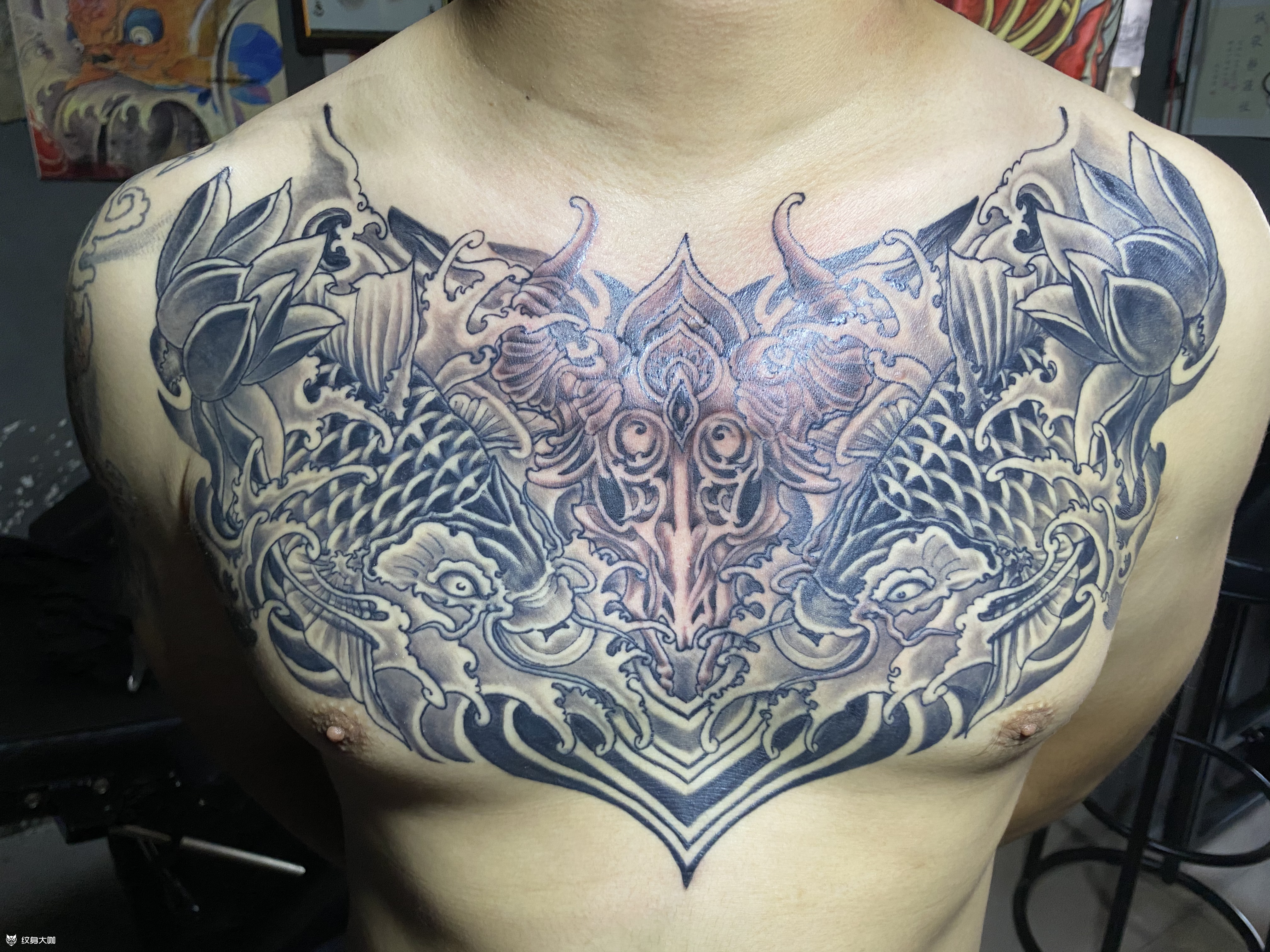 双鱼花胸_纹身图案手稿图片_马云龙的纹身作品集