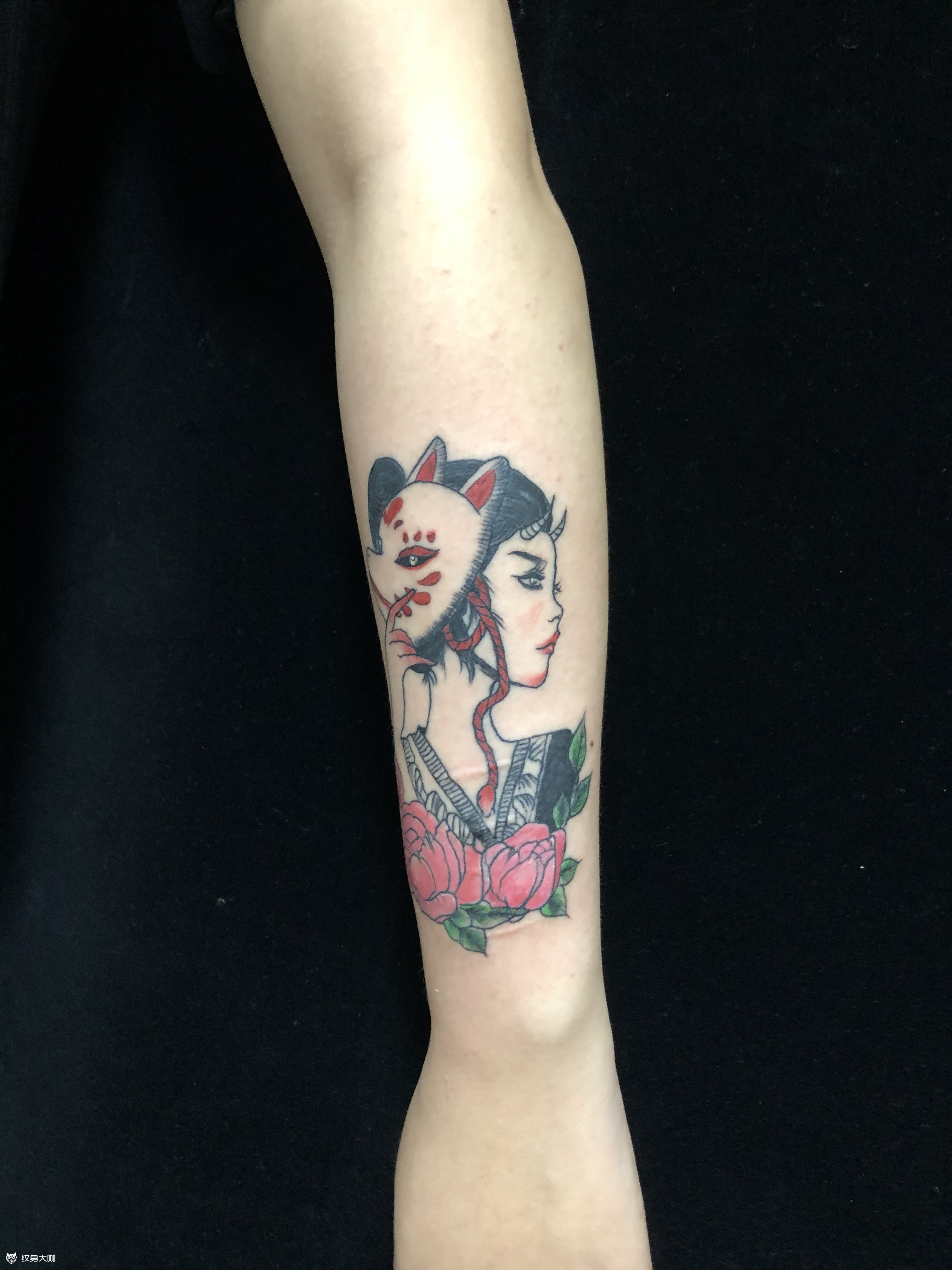 小臂小清新美女