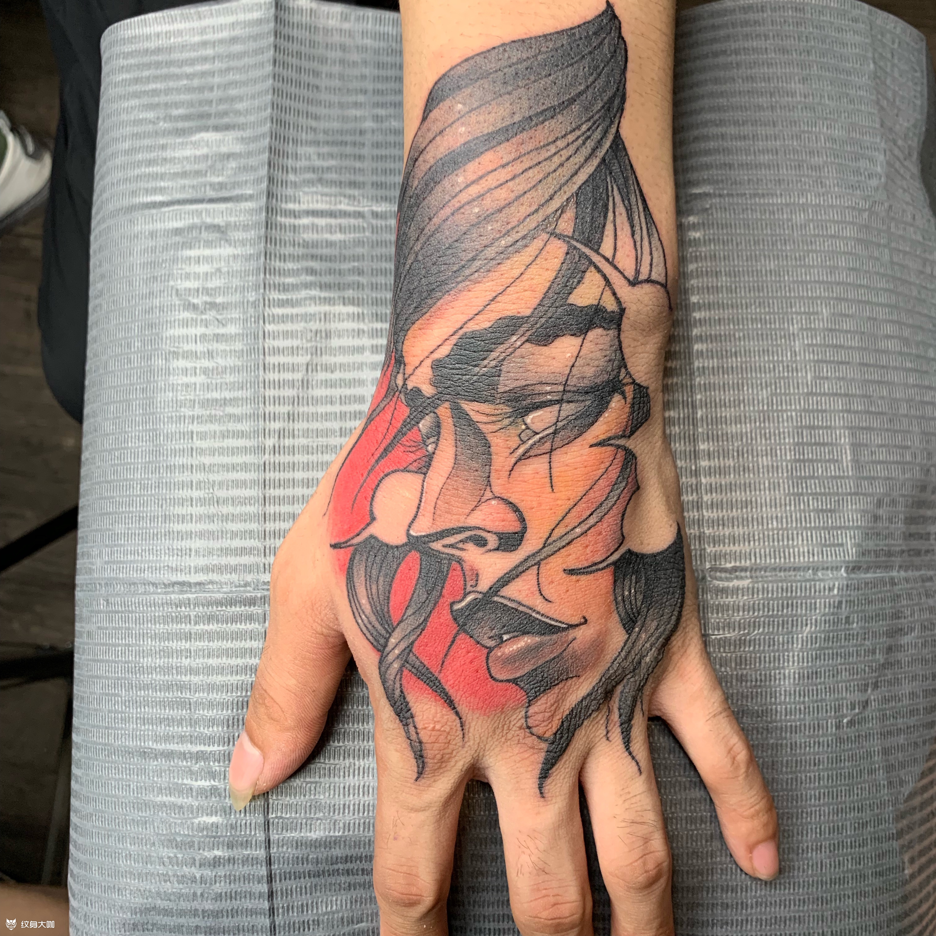 欧美风格花手纹身