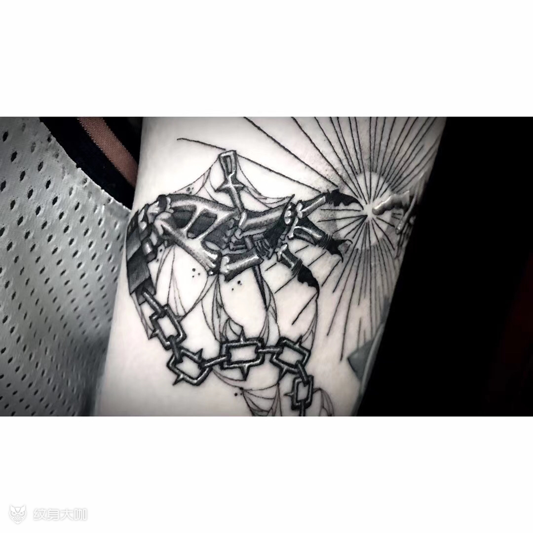 恶魔之手&上帝之手填个空以_纹身吧社区 - 纹身大咖