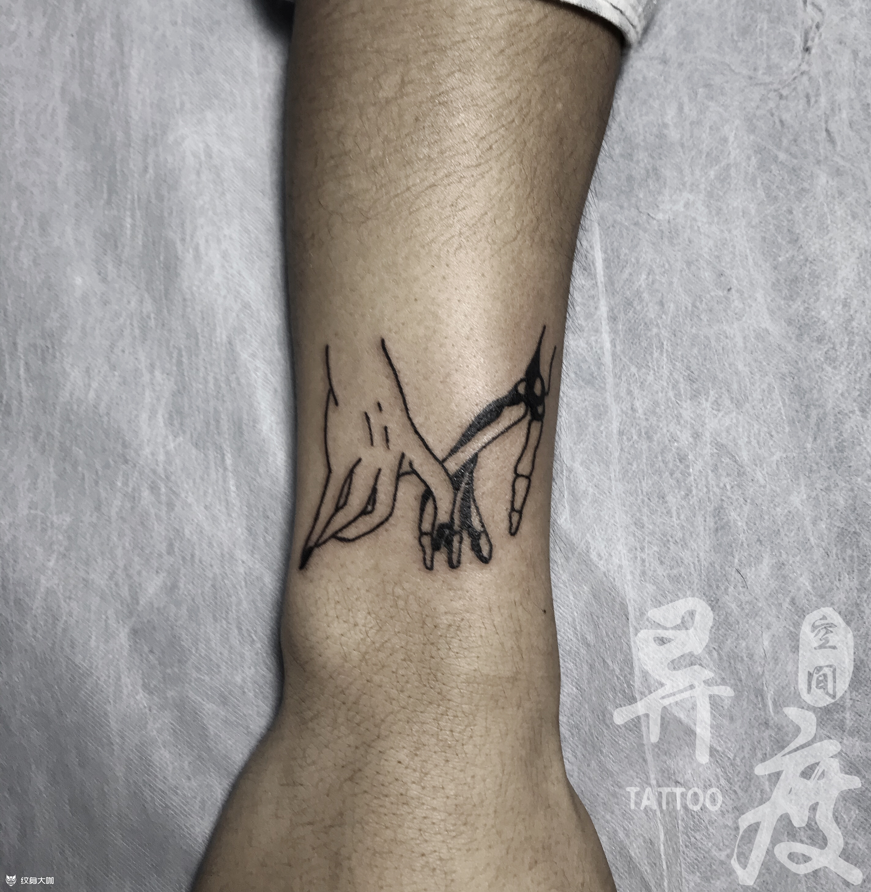 手牵手_纹身图案手稿图片_杨茹的纹身作品集