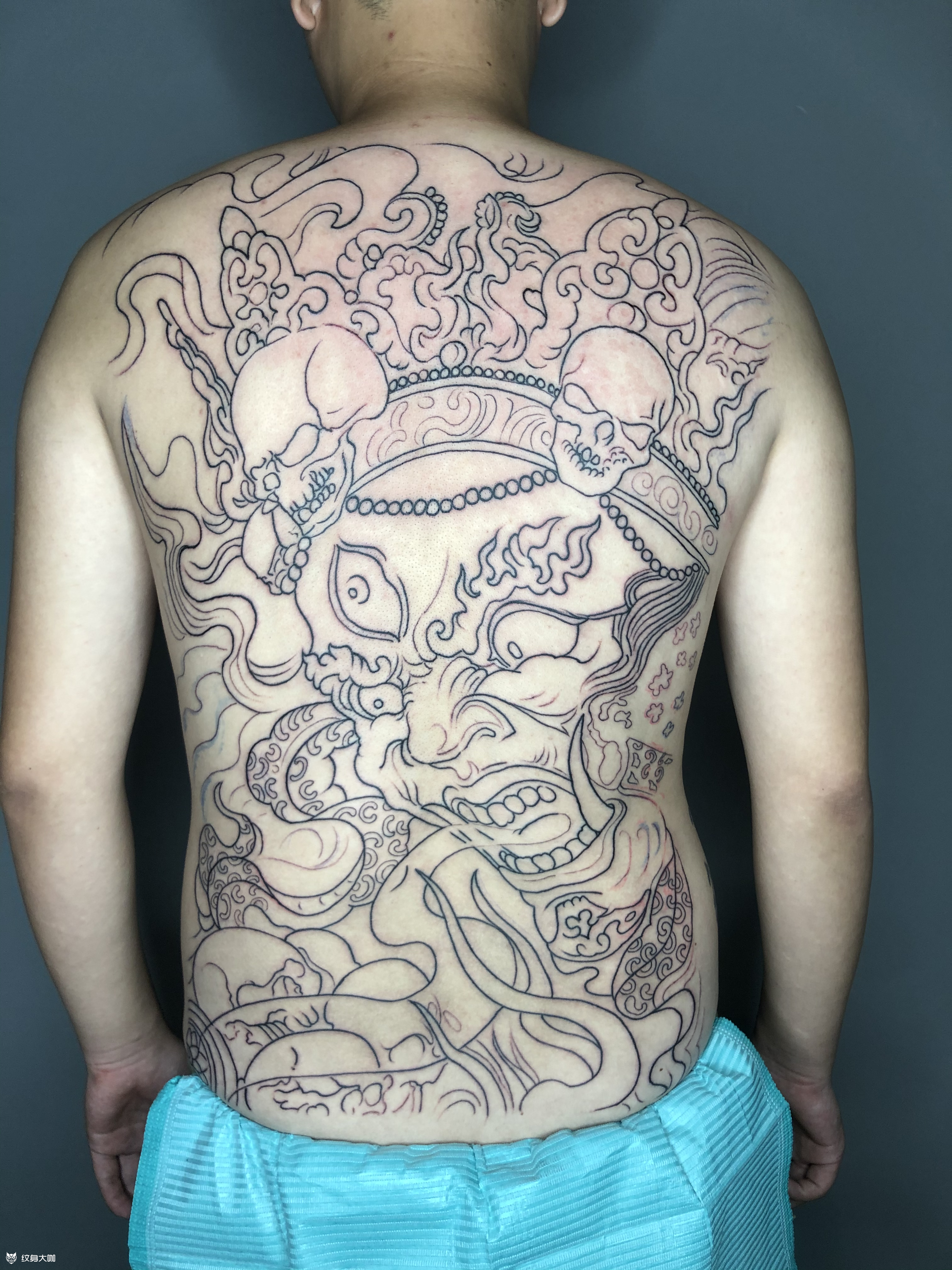 满背大黑天线条_纹身图案手稿图片_无极的纹身作品集