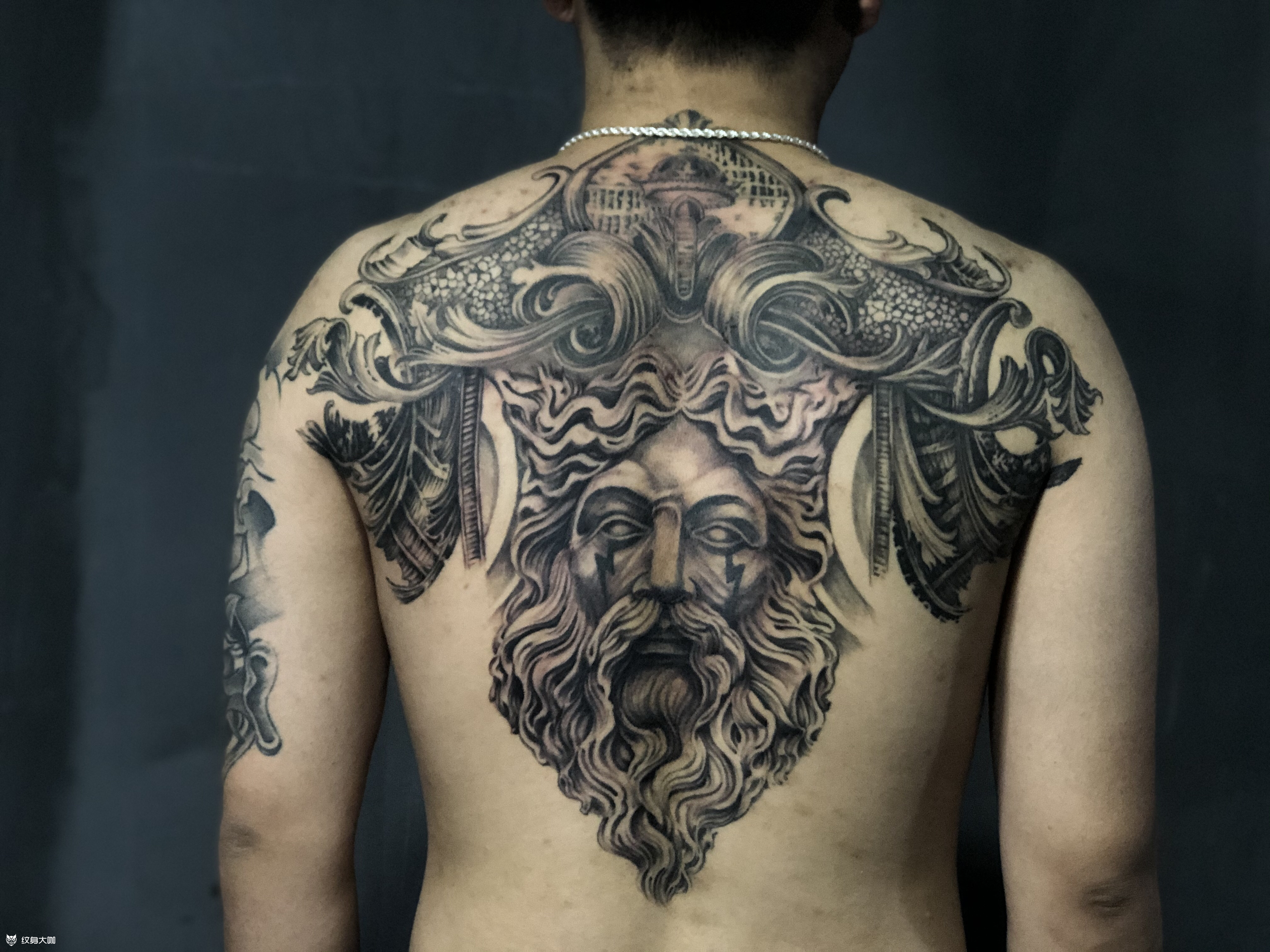 宙斯神像_纹身图案手稿图片_哈尔的纹身作品集
