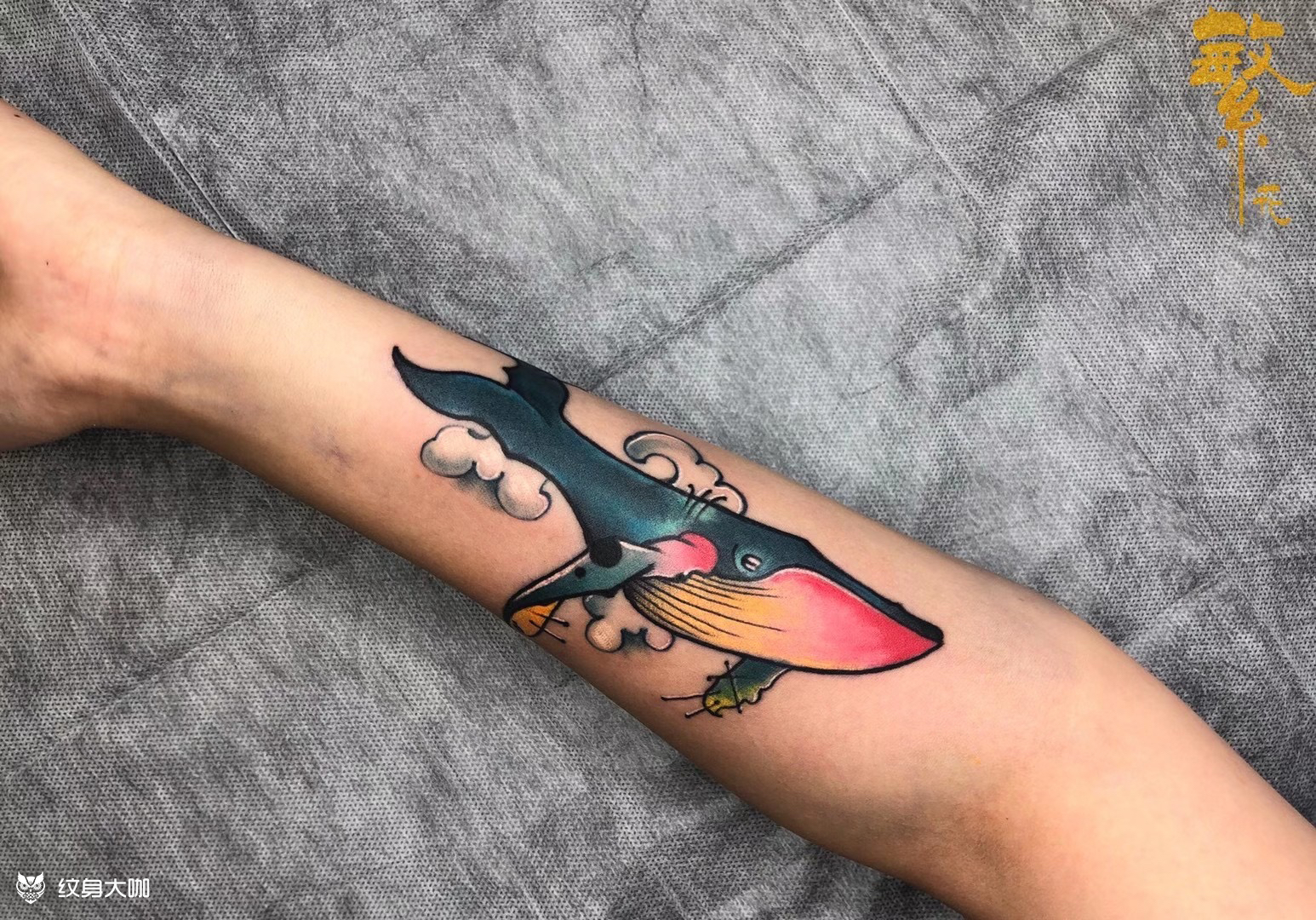 鲸〕遮盖作品_纹身图案手稿图片_繁花·tattoo ·飞虎的纹身作品集