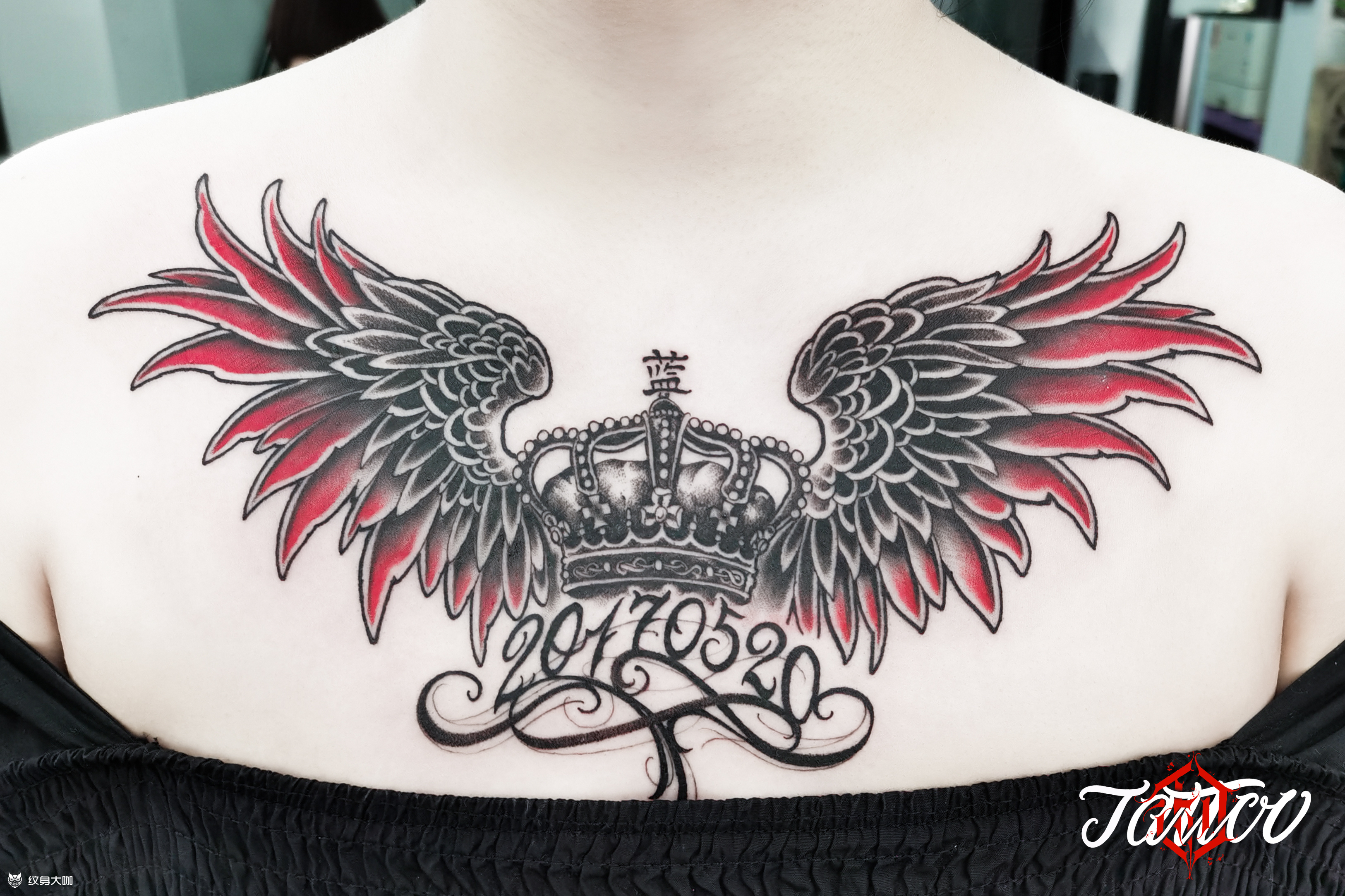 翅膀皇冠花胸_纹身图案手稿图片_陈利的纹身作品集