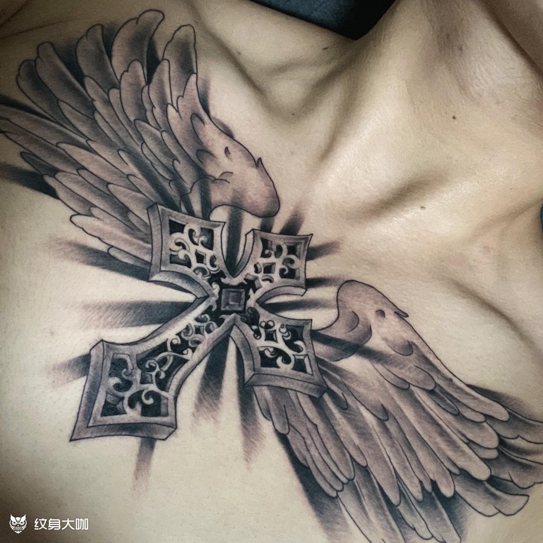 花胸翅膀十字架搭配_纹身图案手稿图片_小鱼儿 的纹身作品集