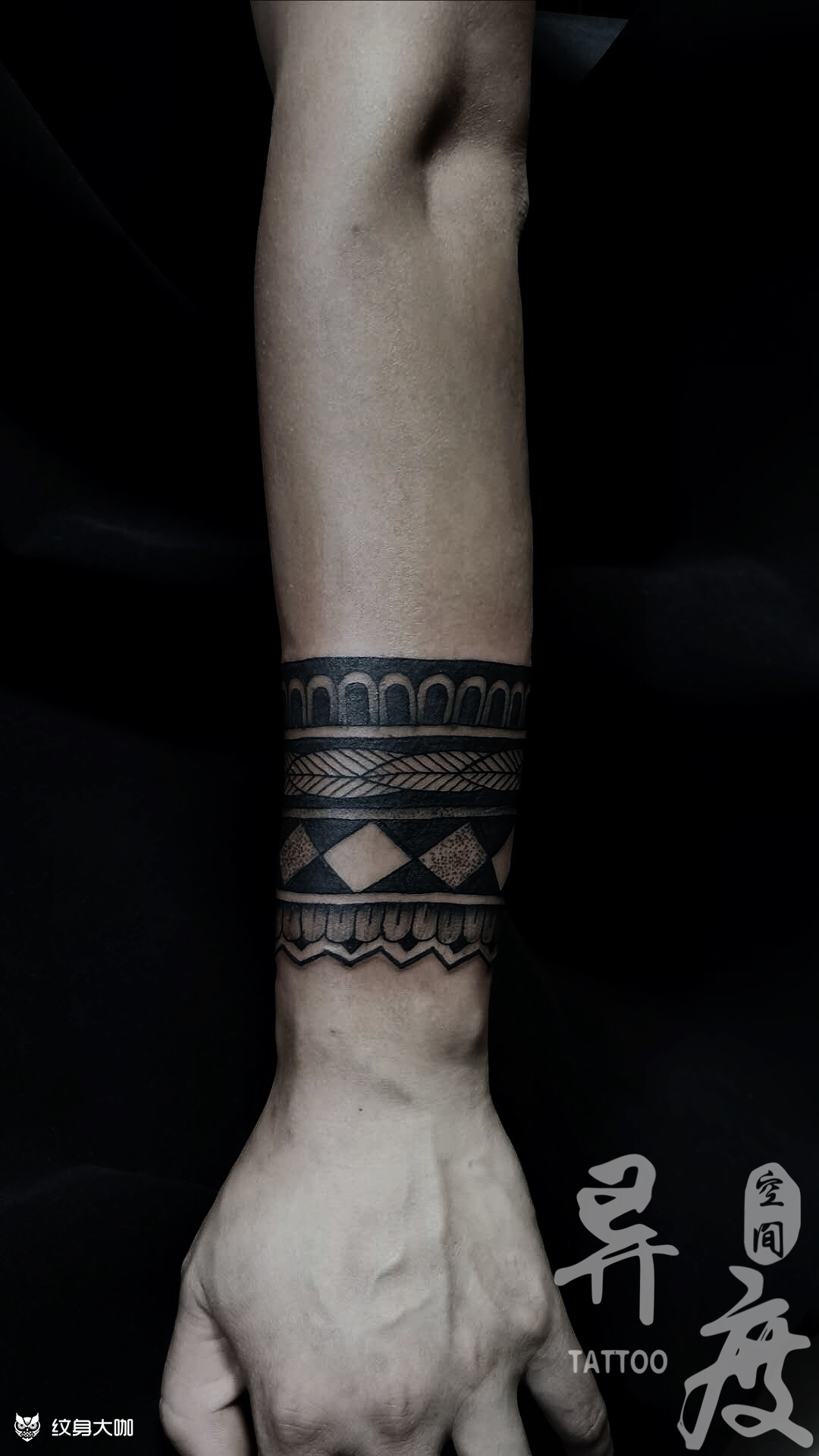 图腾几何臂环_纹身图案手稿图片_杨茹的纹身作品集