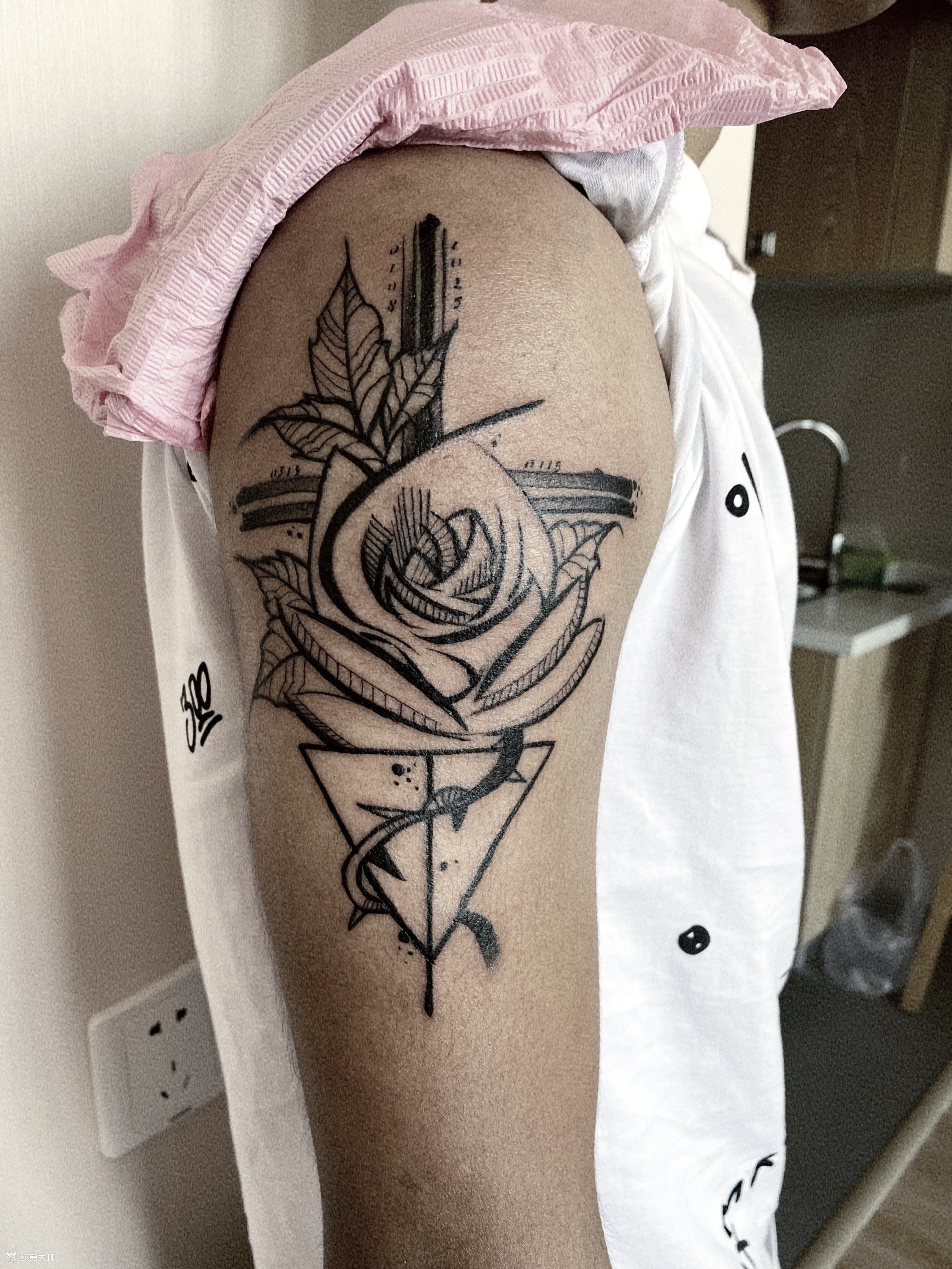 玫瑰十字架_纹身图案手稿图片_方圆的纹身作品集