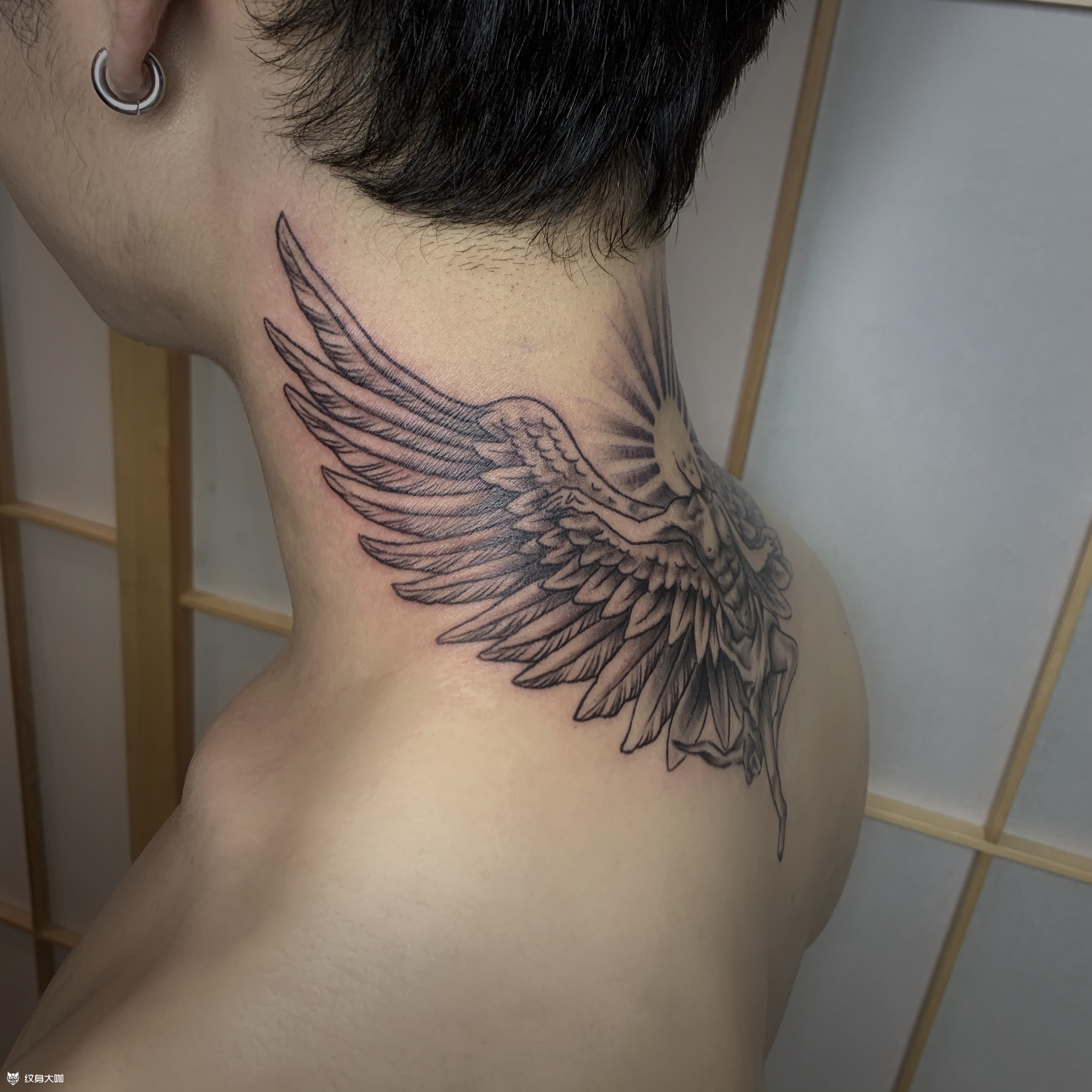 脖子后天使_纹身吧社区 - 纹身大咖