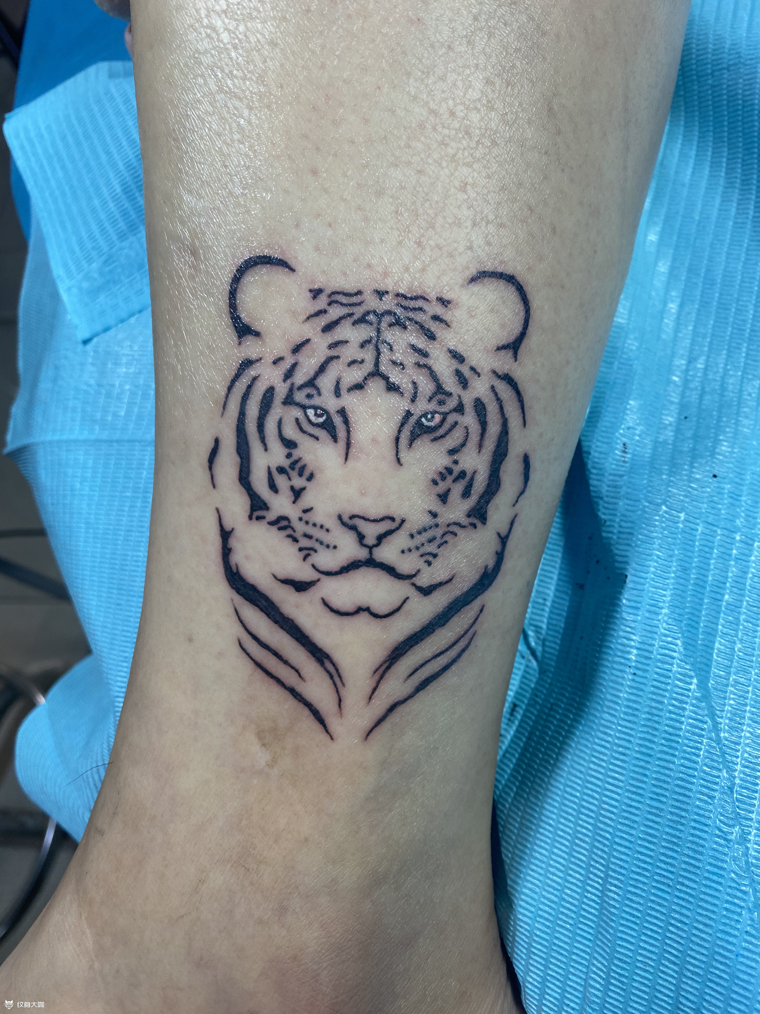 虎头纹身