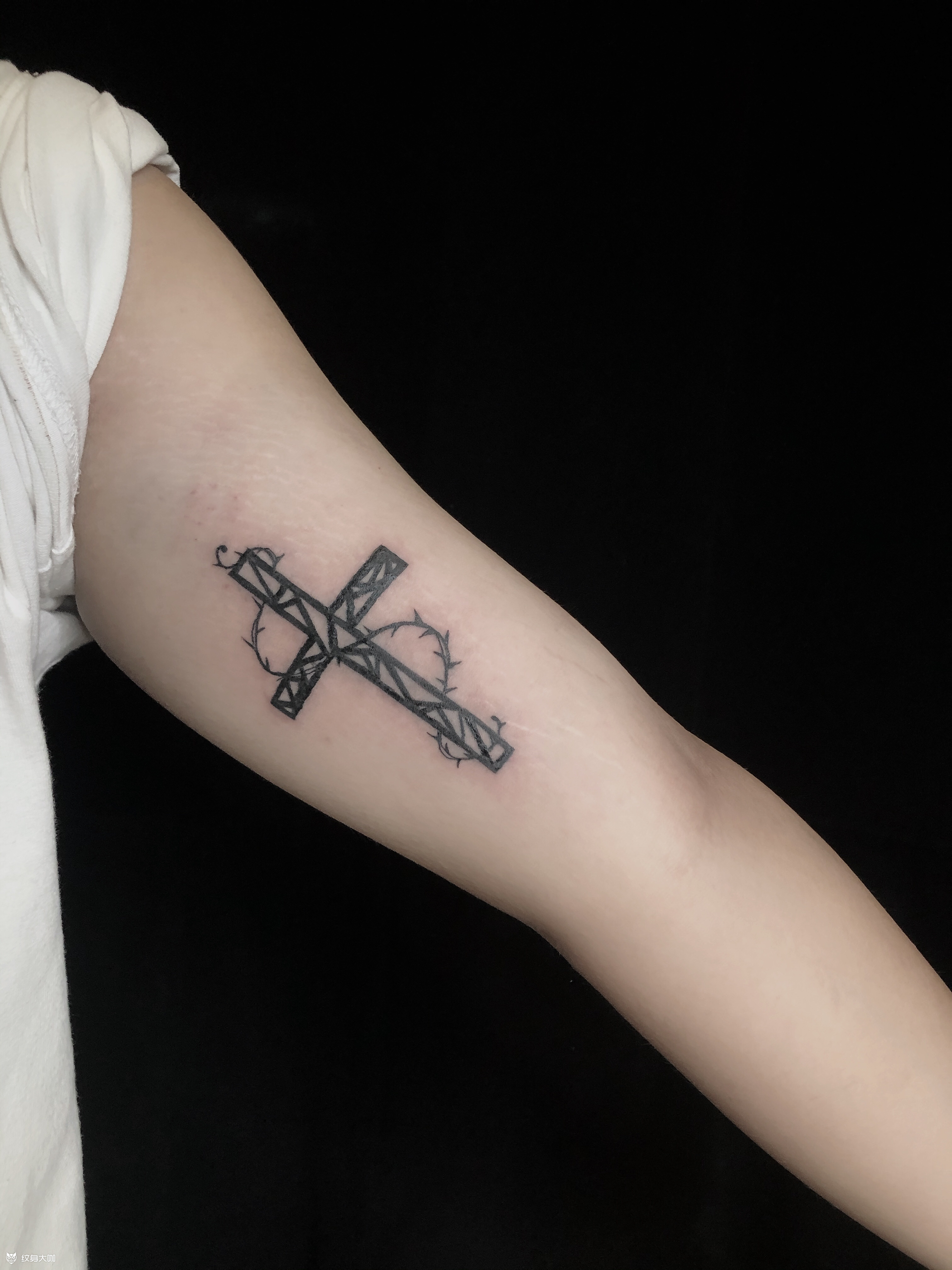 七宗罪十字架纹身图片
