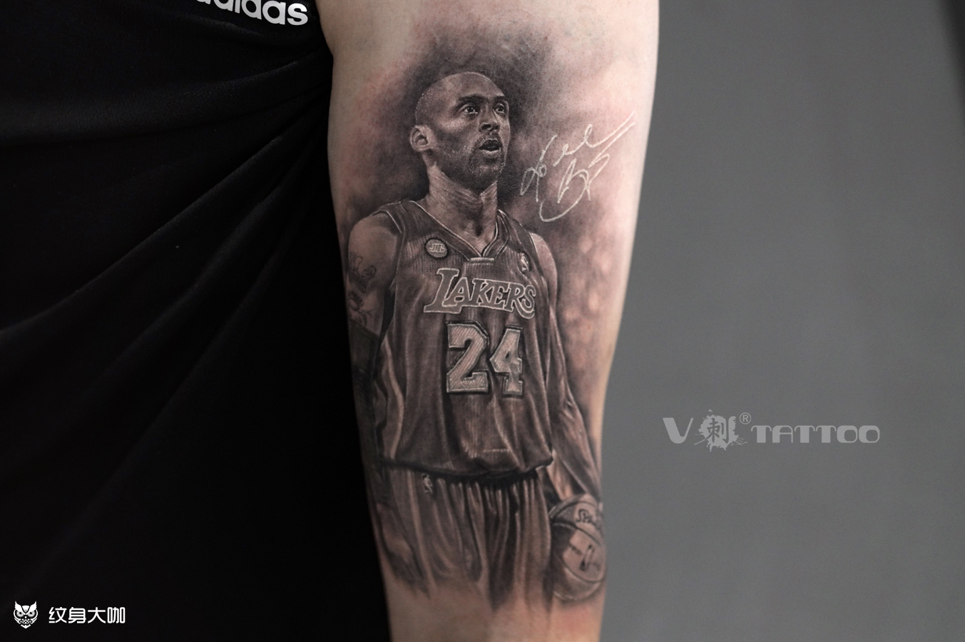 漫山遍野紫金花 回头不见黑曼巴_纹身图案手稿图片_阿v的纹身作品集