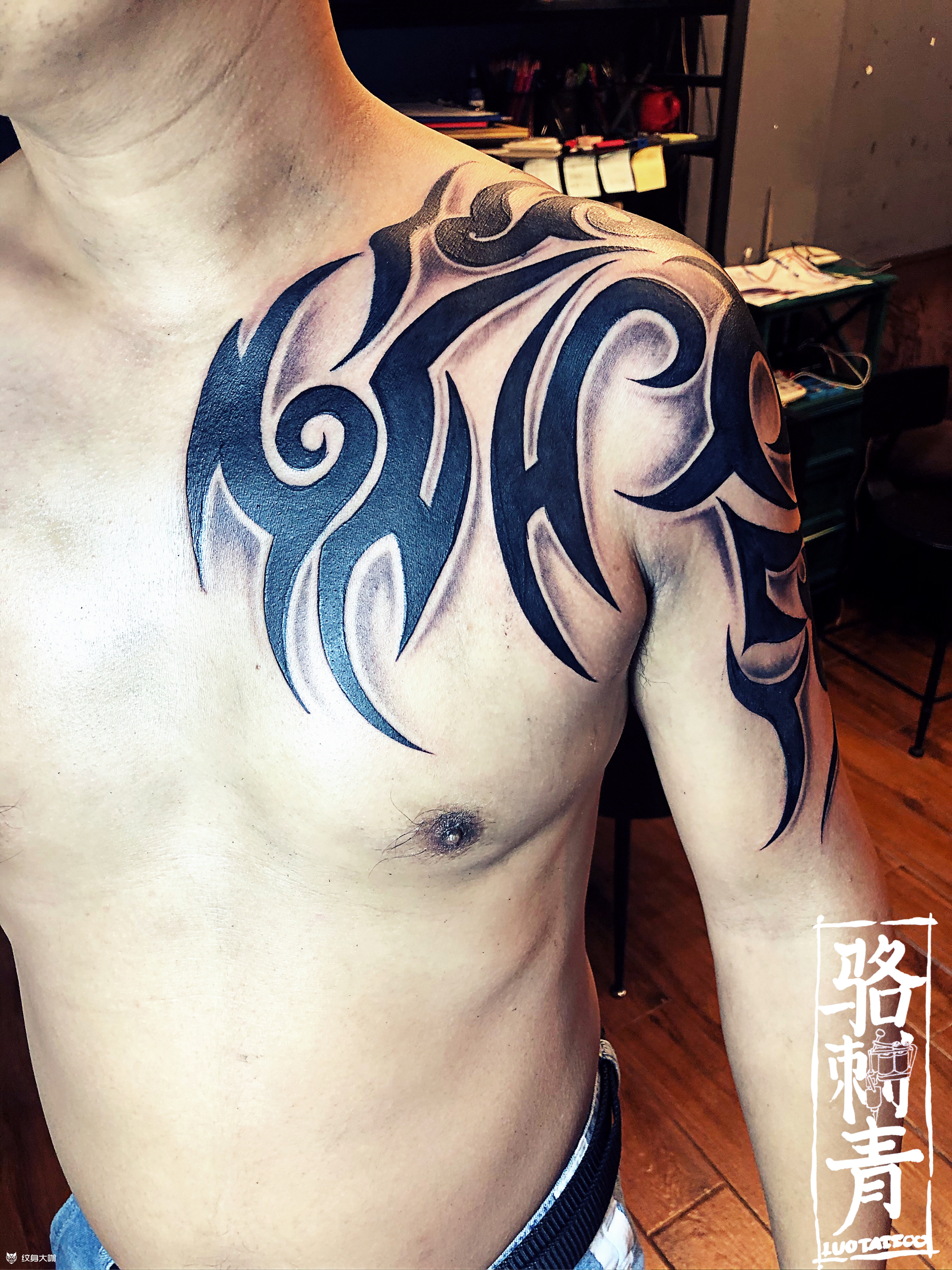 半甲图腾(遮盖作品)_纹身图案手稿图片_luotattoo的纹身作品集