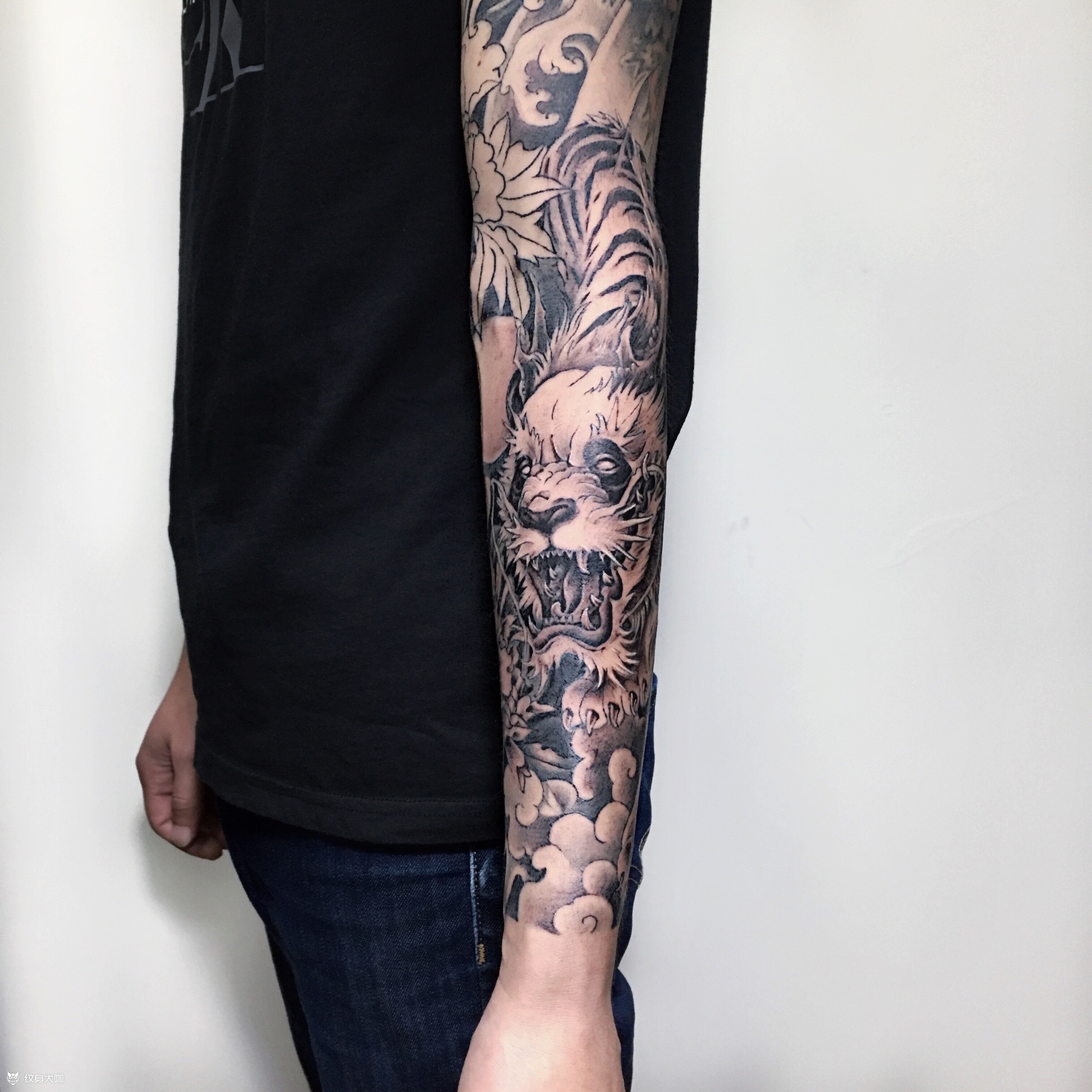 食铁兽(未完成)_纹身图案手稿图片_九景的纹身作品集