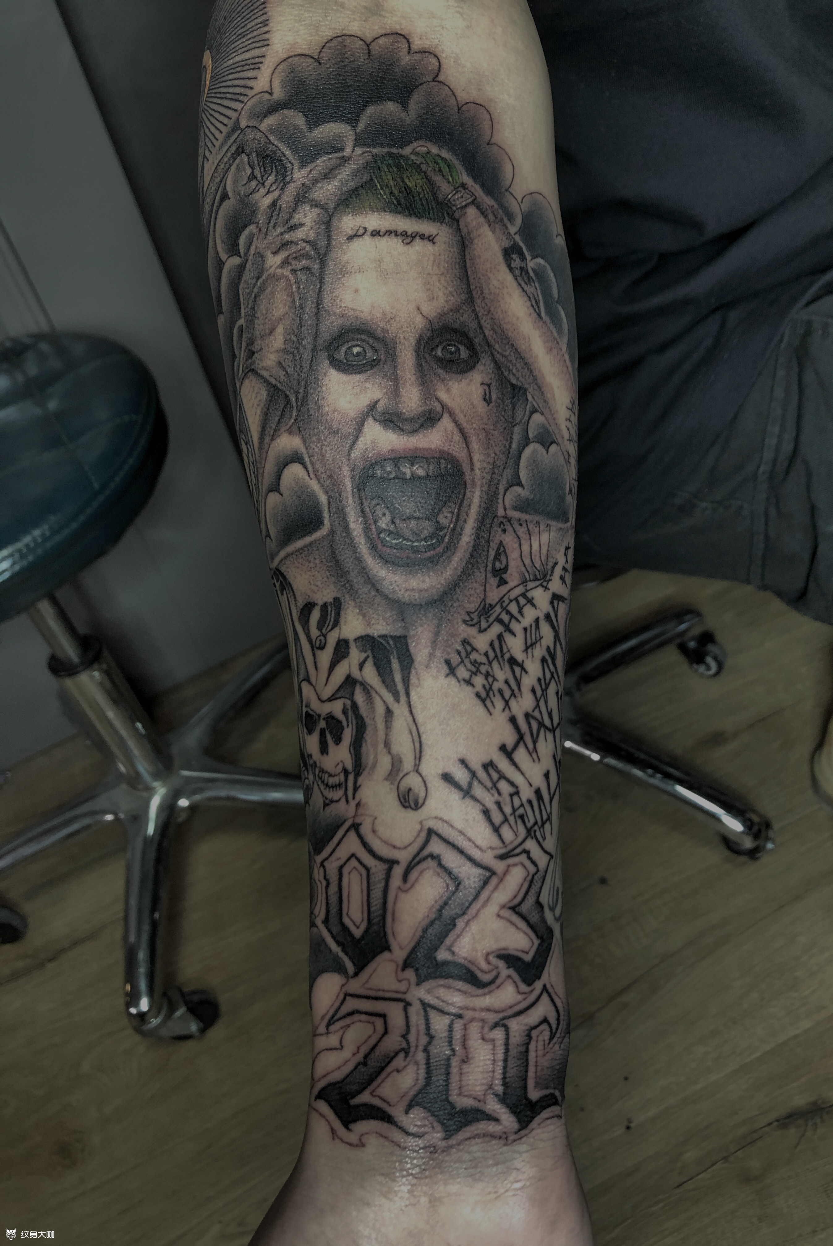 欧美小丑小臂就是个小丑拼接,_纹身吧社区 - 纹身大咖