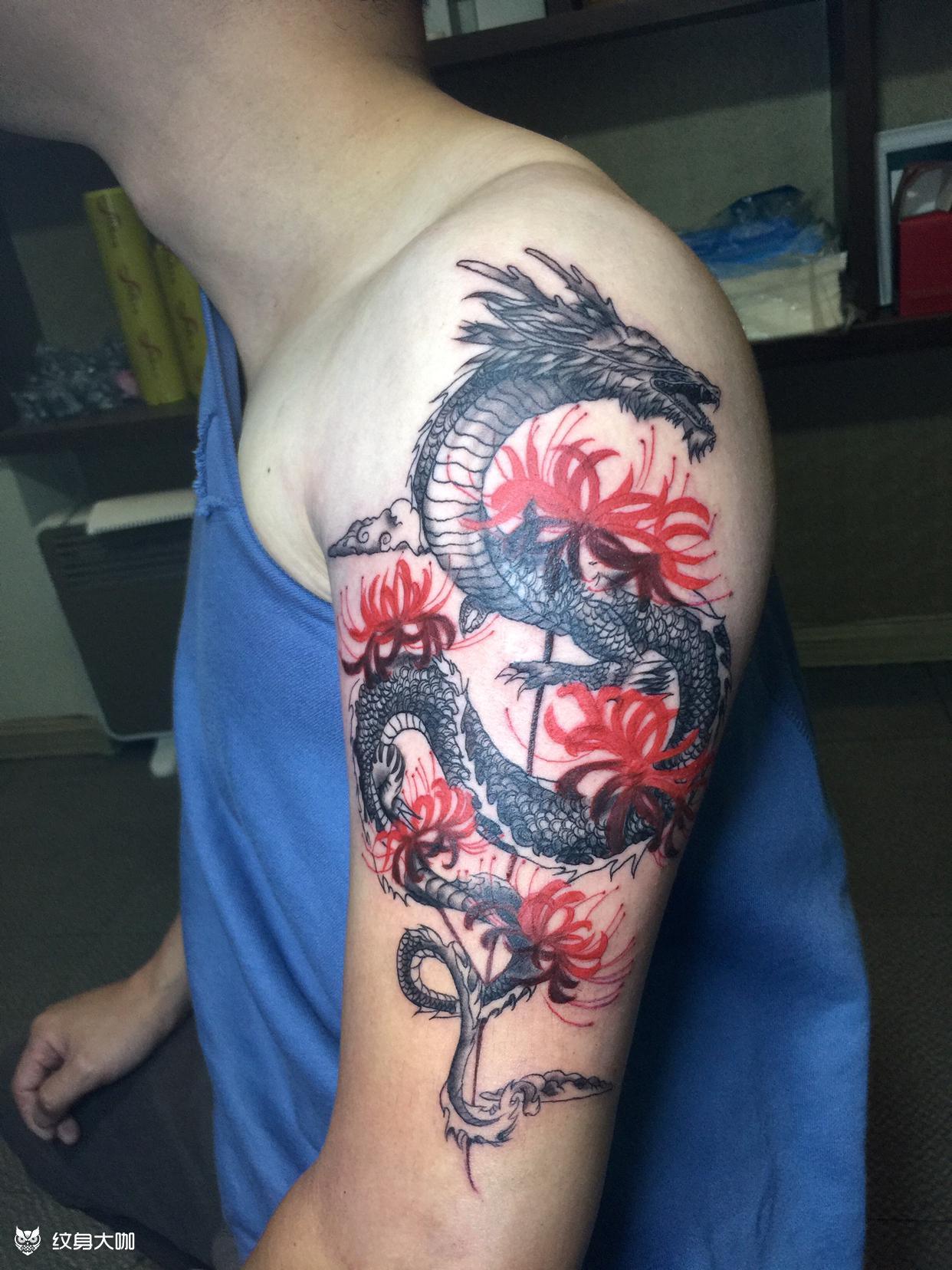 盘龙嗅花_纹身图案手稿图片_陈苏珊的纹身作品集