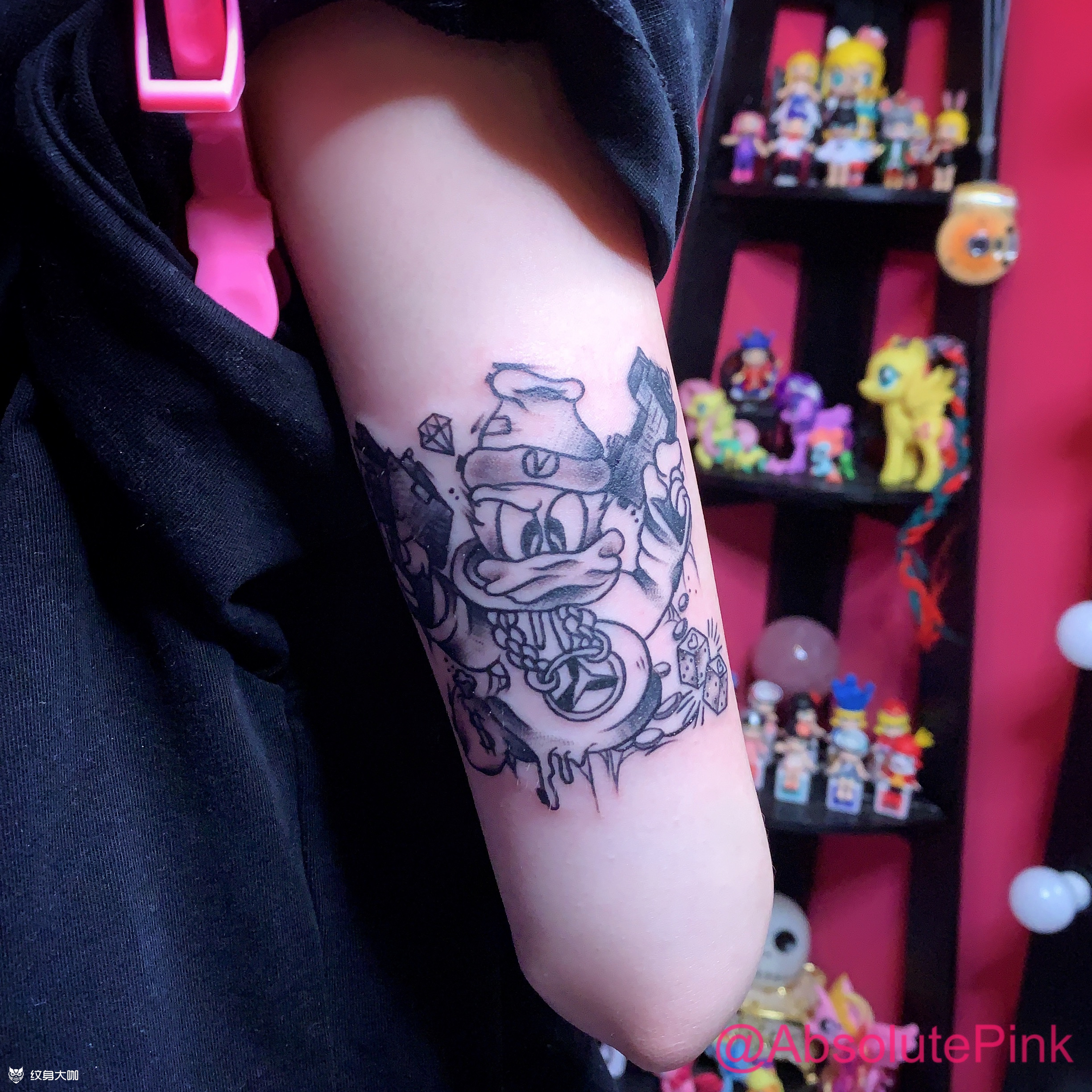 双枪唐老鸭_纹身图案手稿图片_沈阳纹身absolutepink的纹身作品集