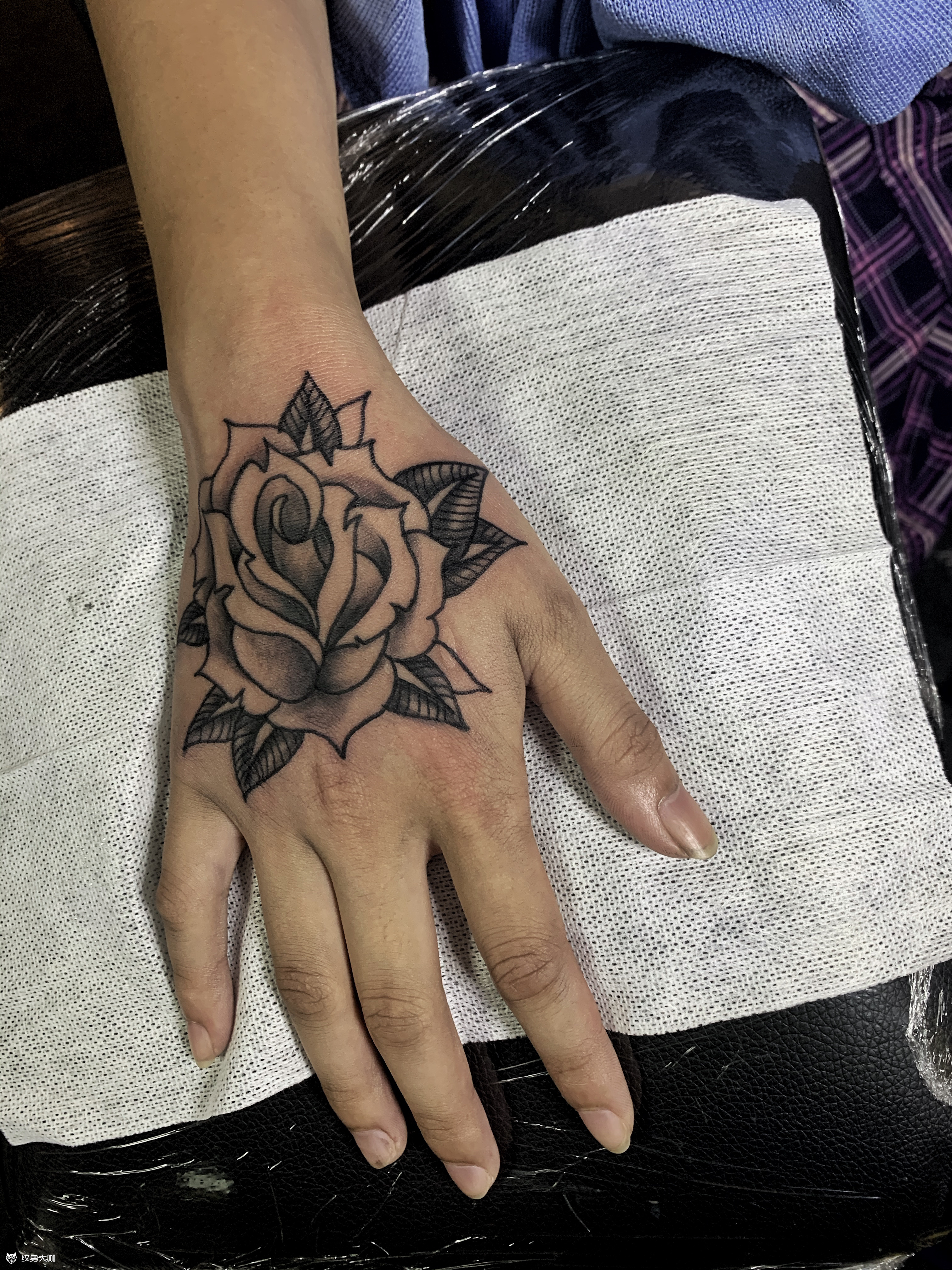 手背玫瑰_纹身吧社区 - 纹身大咖
