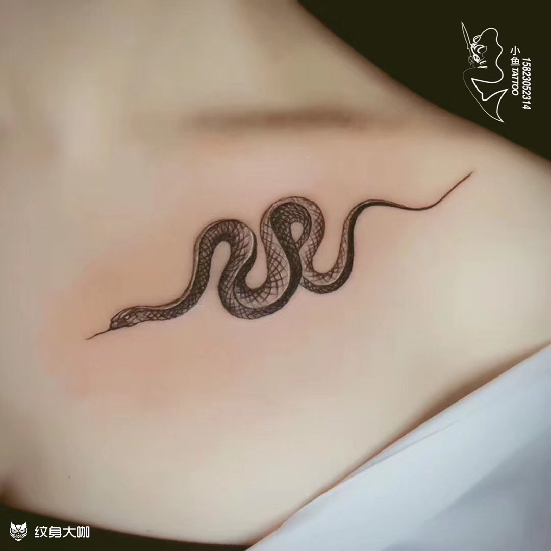 可爱的小蛇纹身图片