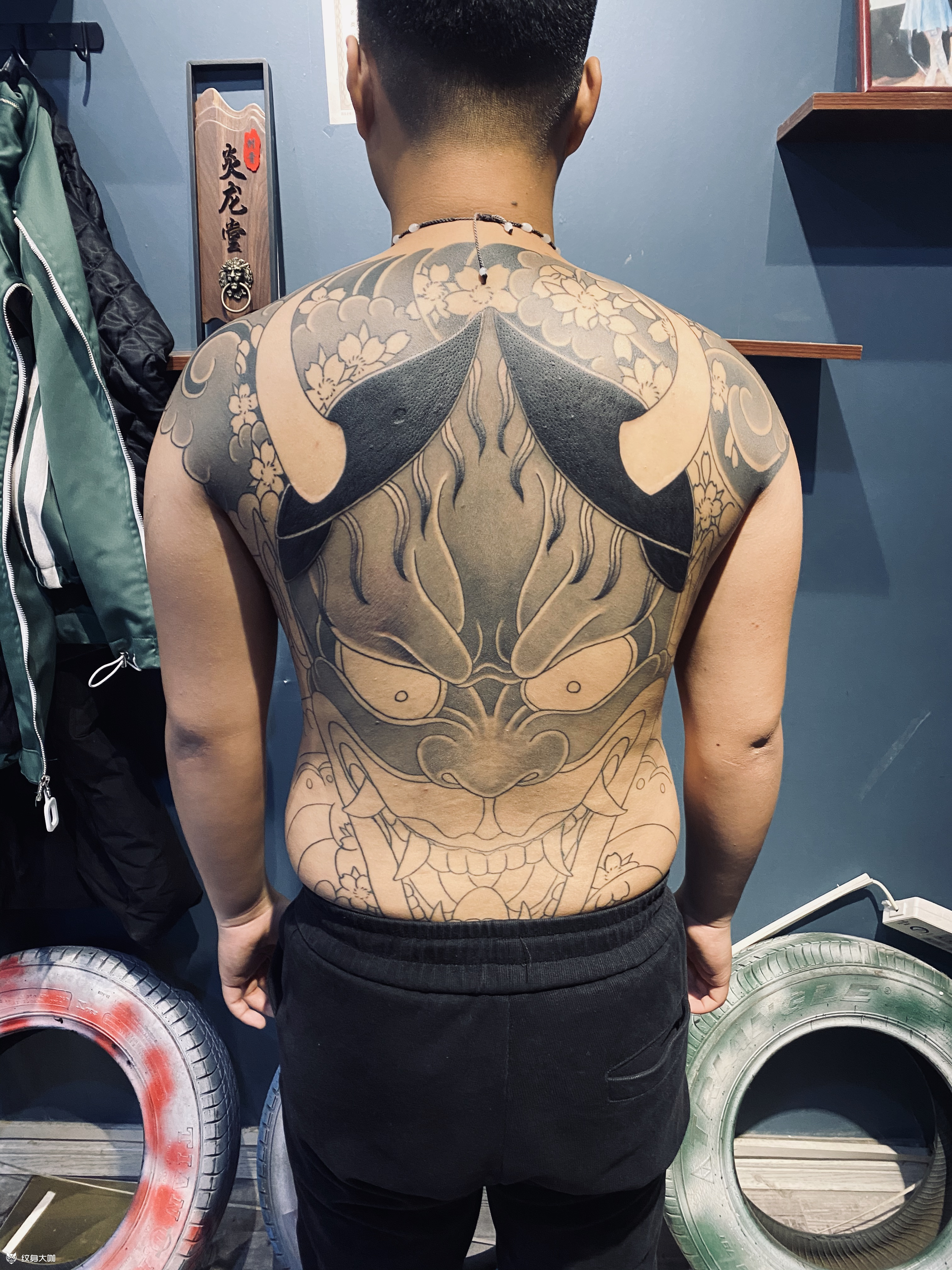 满背般若_纹身图案手稿图片_山火雕的纹身作品集