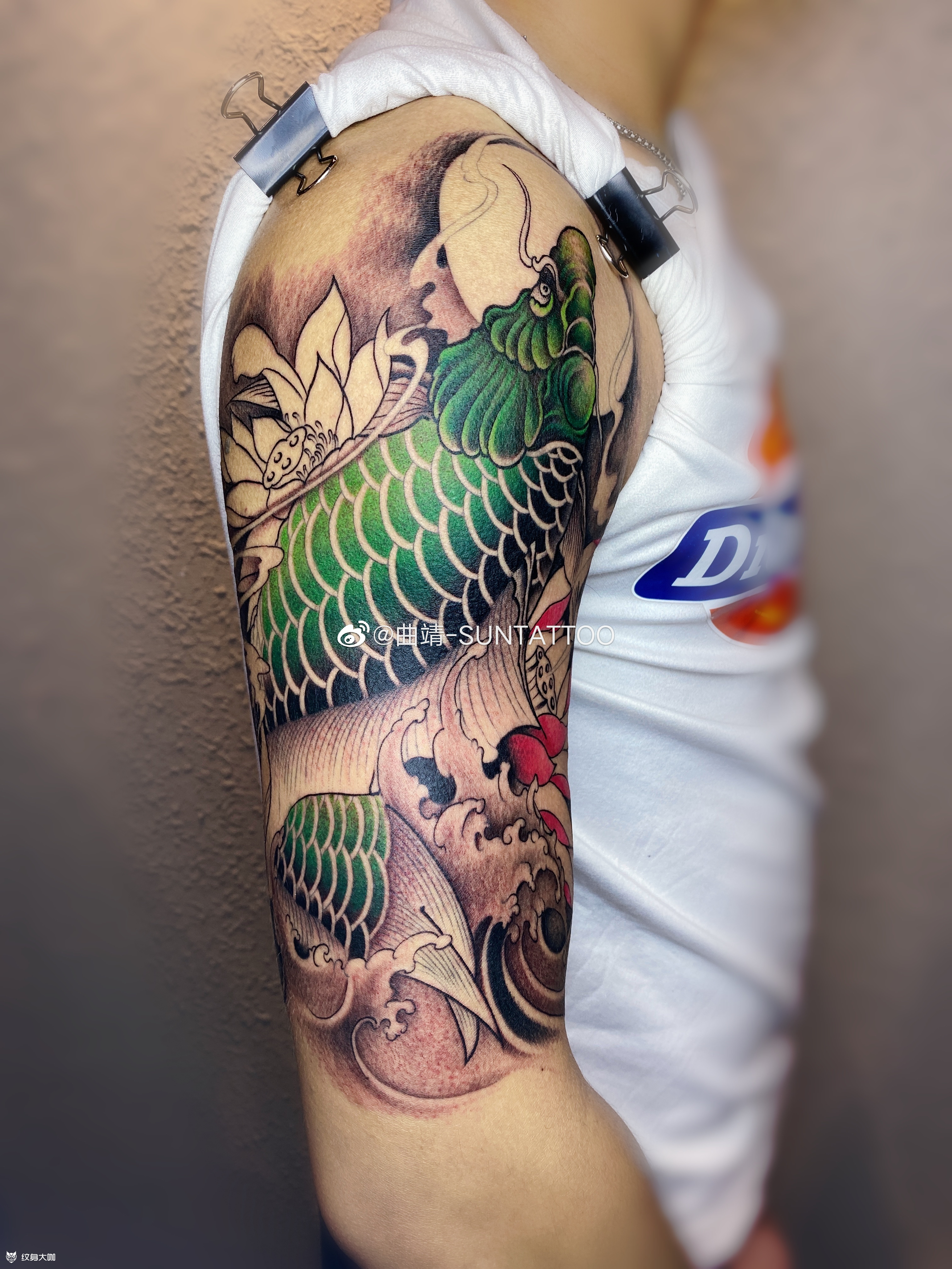 大臂锦鲤_纹身图案手稿图片_一只塔兔的纹身作品集