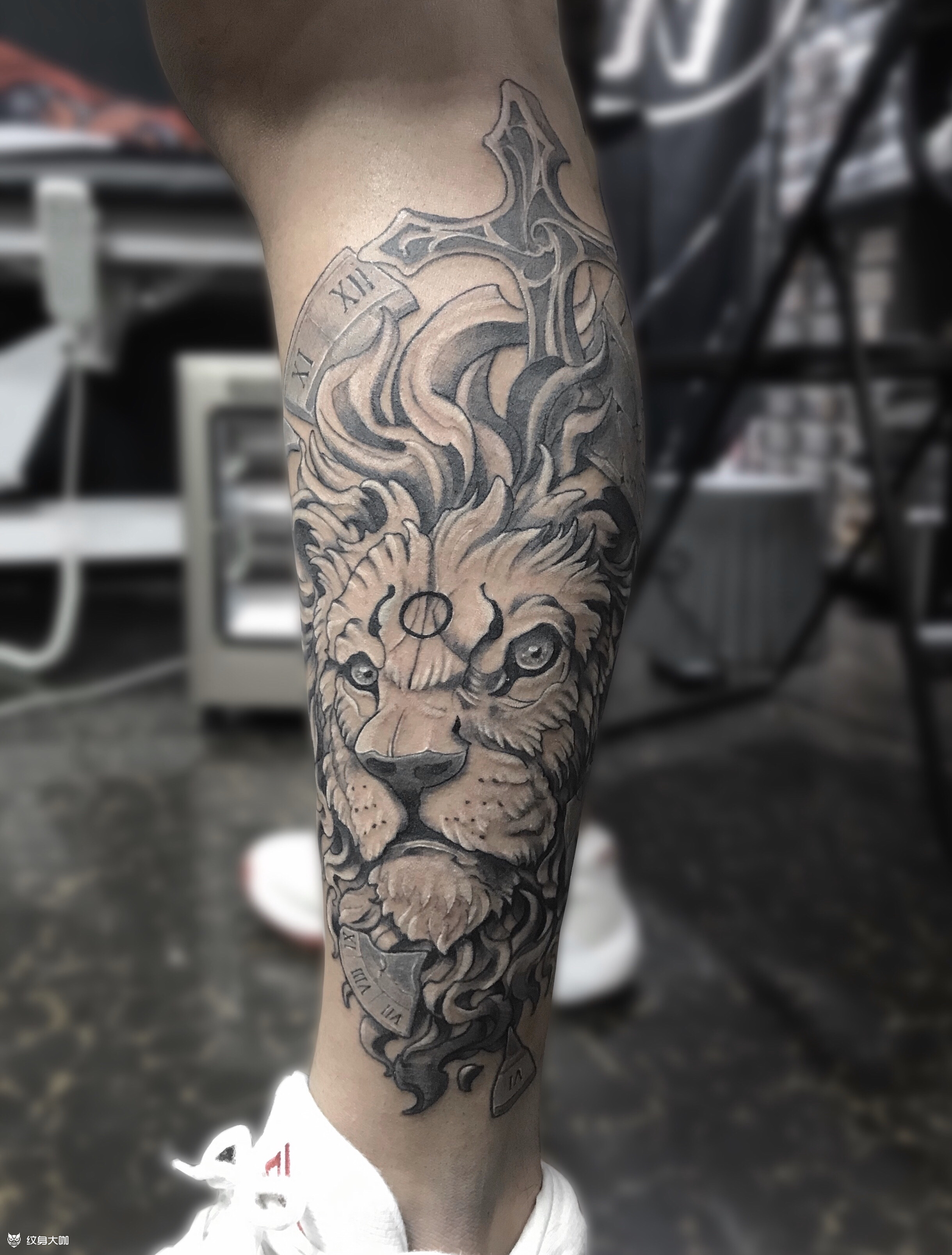狮子77十字架_纹身图案手稿图片_陈炜麒的纹身作品集