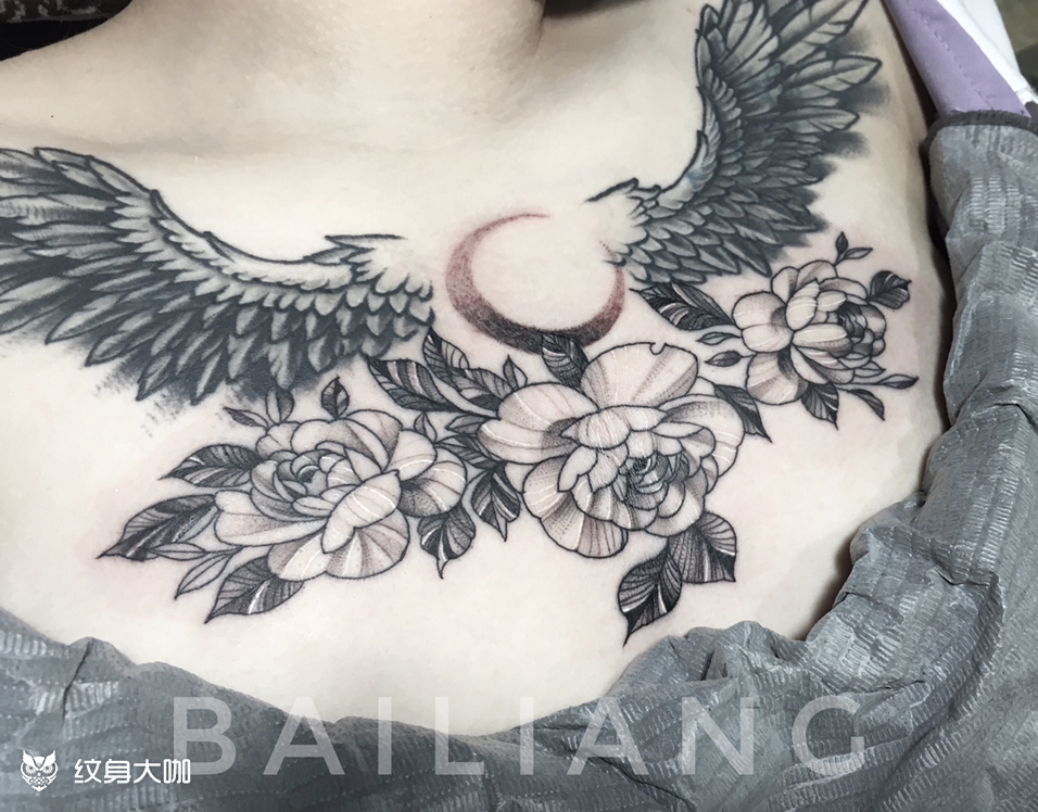 素花顾客之前在锁骨下文了一对_纹身吧社区 - 纹身大咖