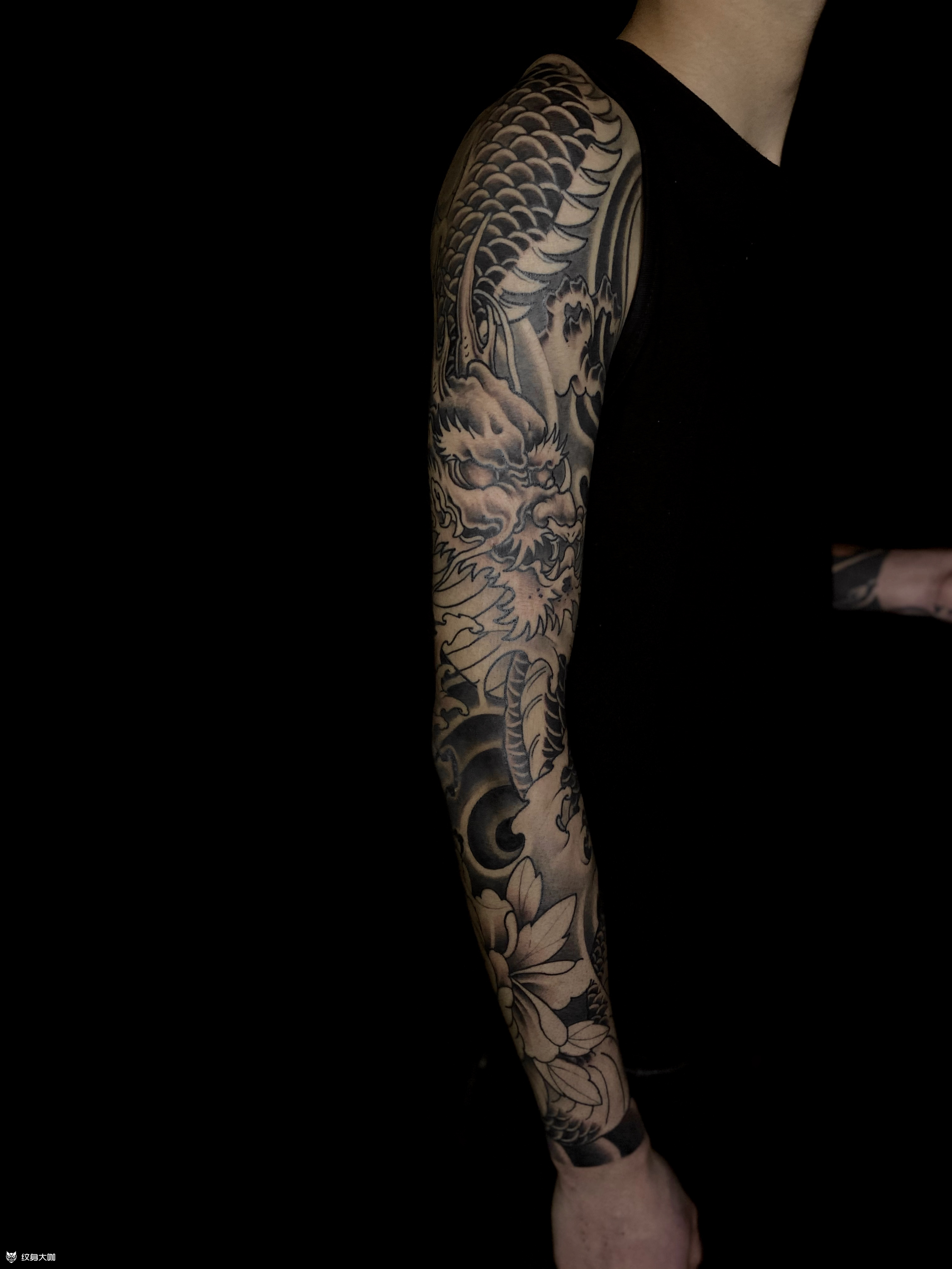 花臂龙二次黑灰上色_纹身图案手稿图片_董昊天的纹身作品集