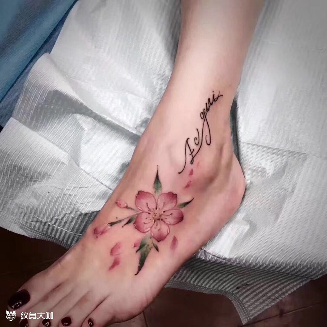 脚背樱花纹身_纹身图案手稿图片_老王的纹身作品集
