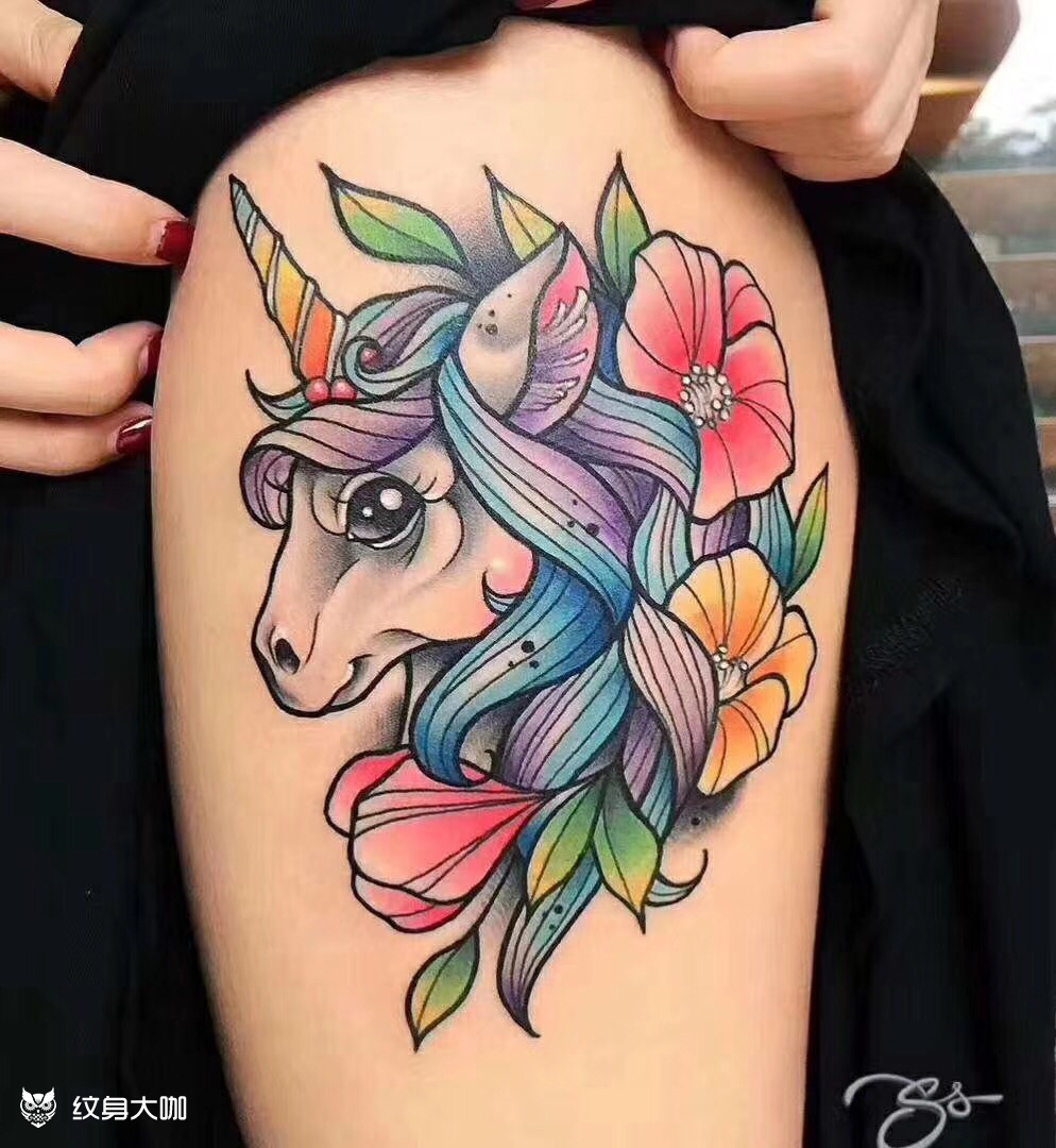 彩色独角兽纹身